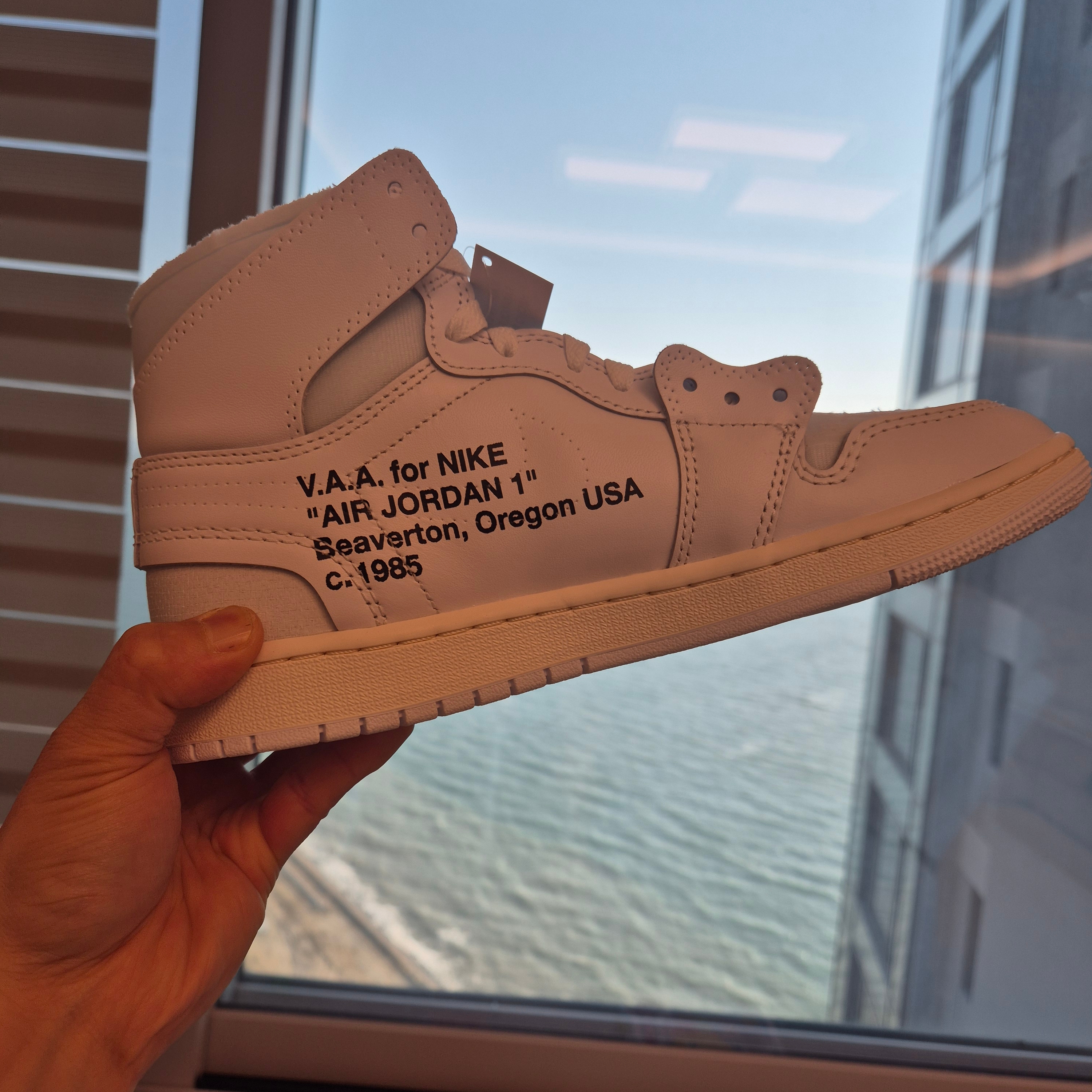 Jordan 1 x Virgil Abloh Archive Retro High Alaska White 착용 스타일 - 2