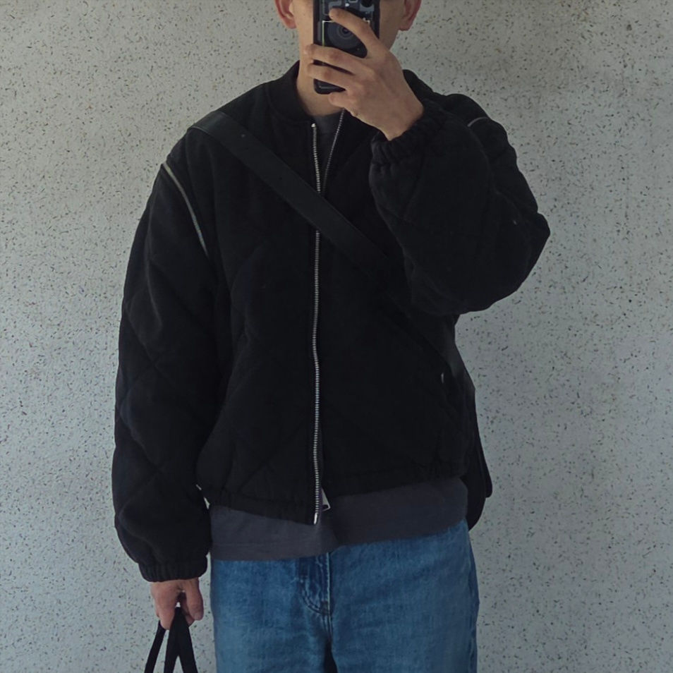 Supreme Zip Off Sleeve Quilted Bomber Jacket Black- 25FW 착용 스타일