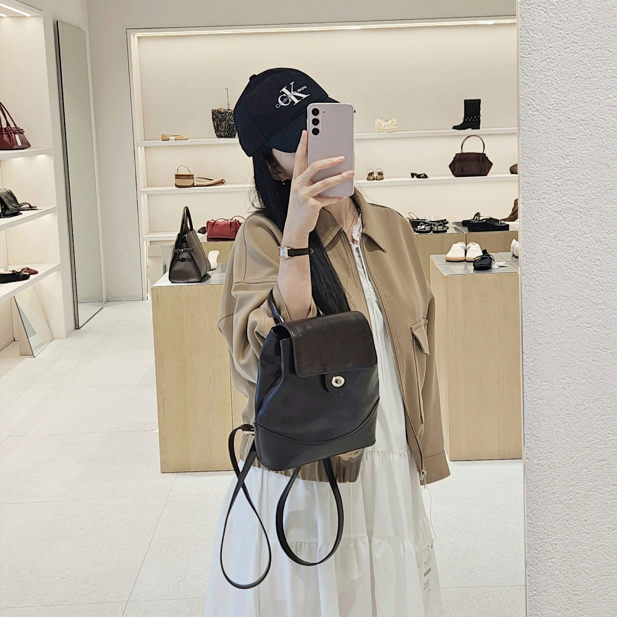 Calvin Klein CKJ Monogram Embroidery Ball Cap Black 착용 스타일 - 1