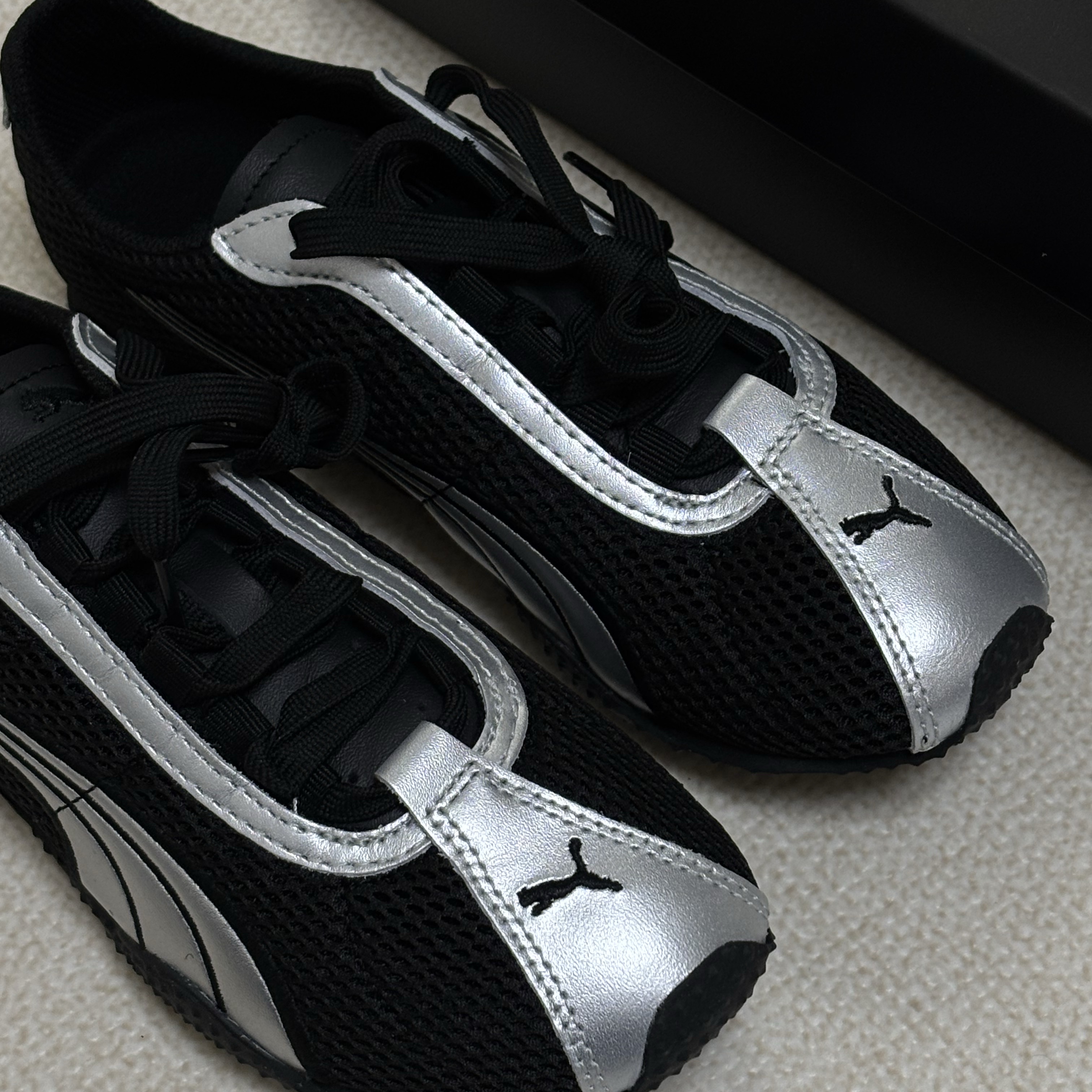 Puma H-street OG Black Silver 착용 스타일 - 1
