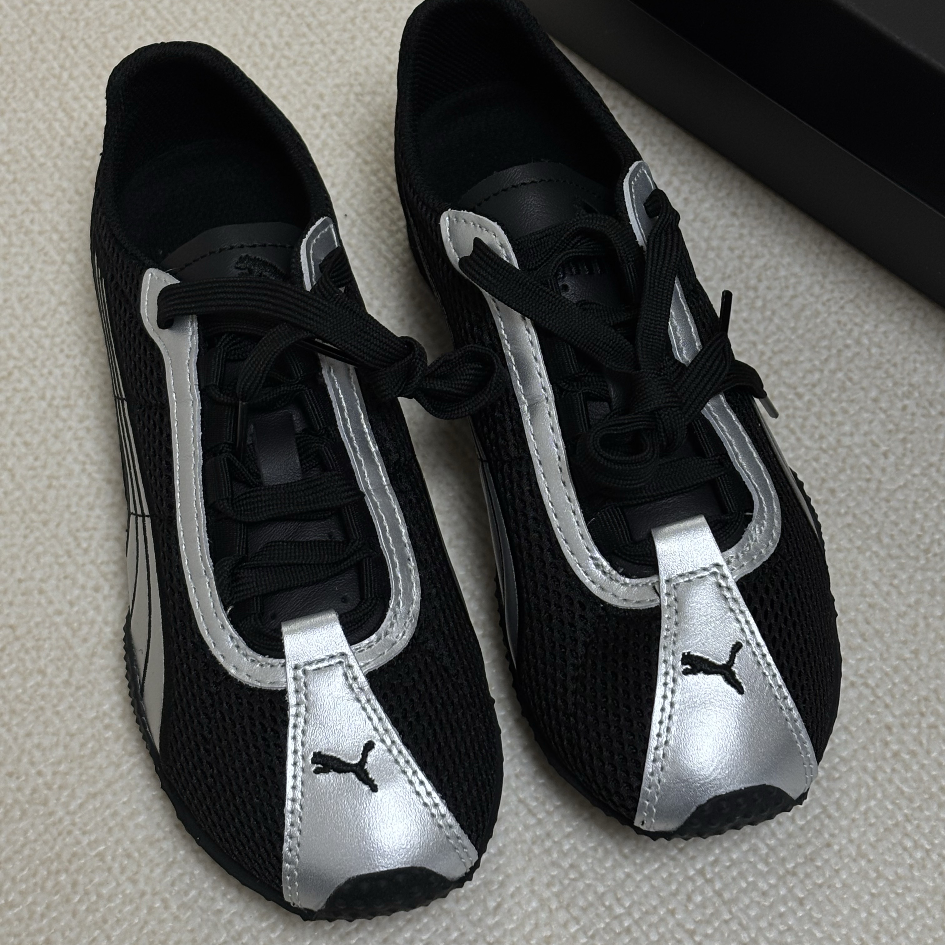 Puma H-street OG Black Silver 착용 스타일 - 3