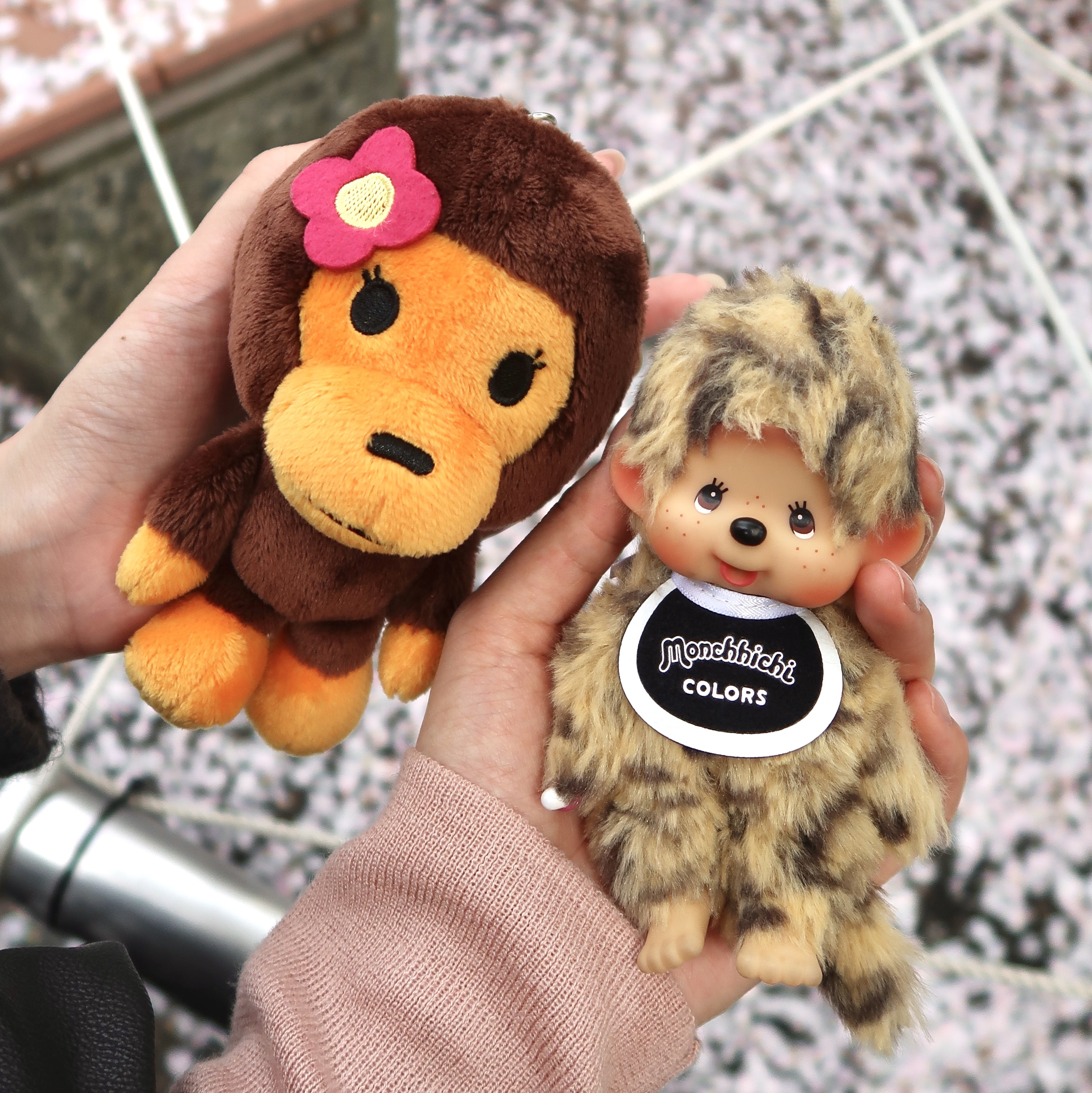 BAPE Baby Lisa Plush Doll Keychain Brown, Monchhichi Colors Keychain Leopard Print 착용 스타일