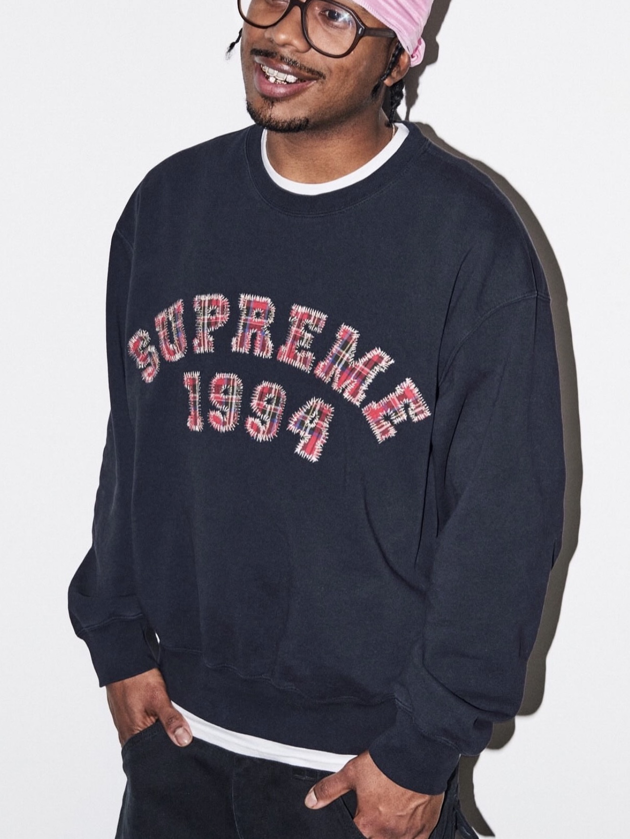 Supreme Plaid Arc Crewneck Black - 26SS 착용 스타일