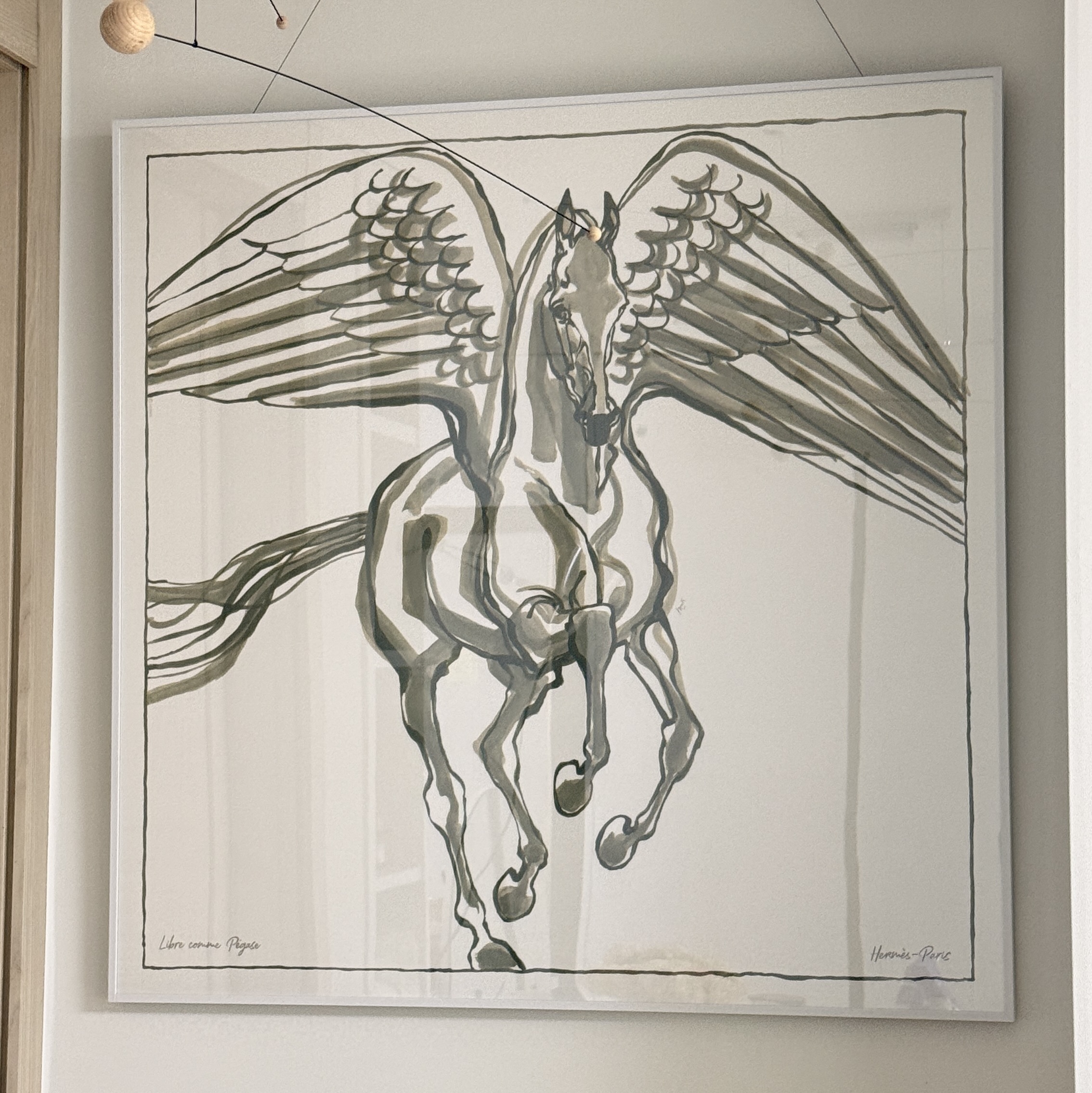 (W) Hermes Libre Comme Pegase Scarf 90 Blanc Argile Kaki 착용 스타일