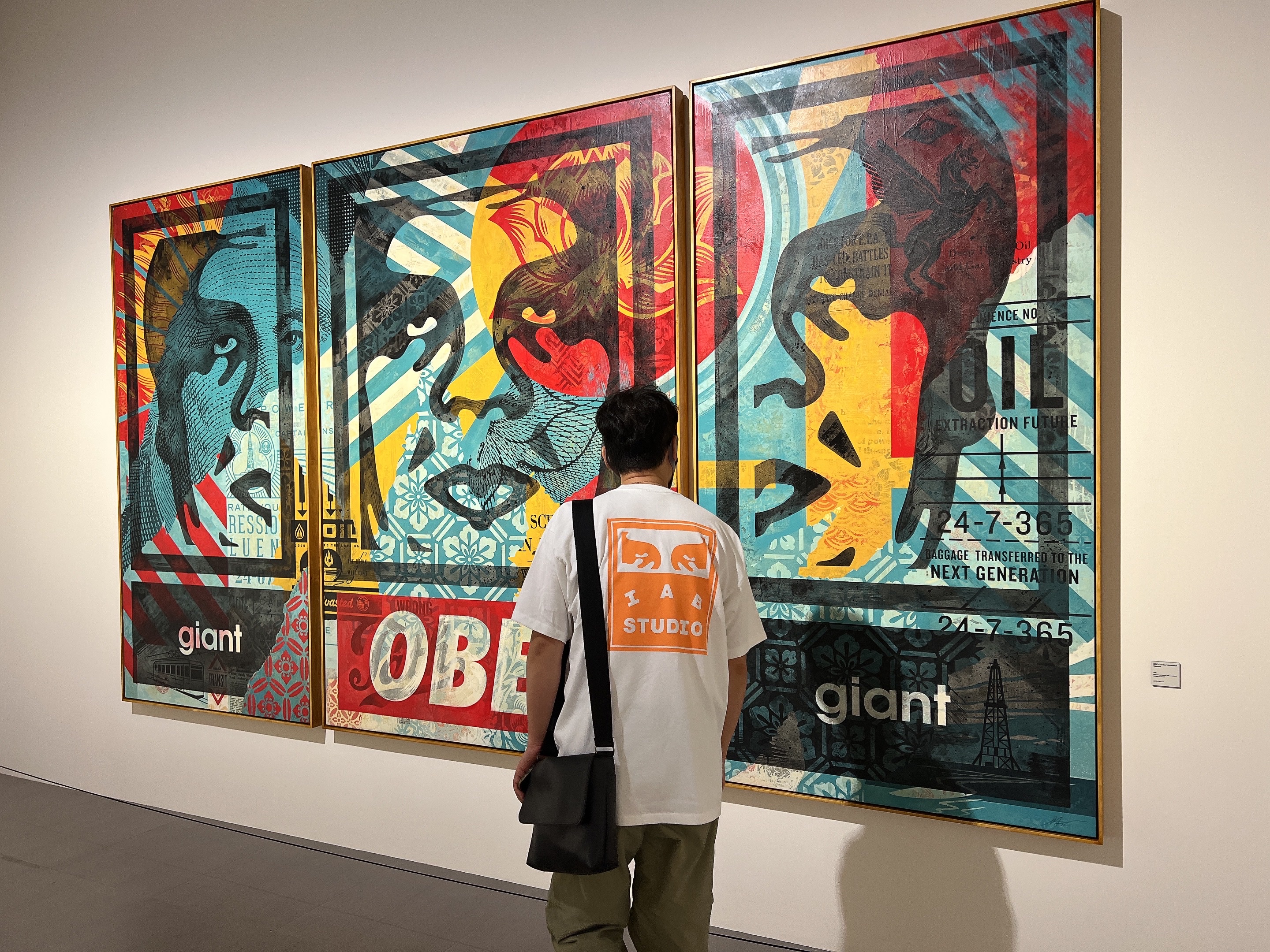 IAB Studio x Obey Eyes Icon T-Shirt White 착용 스타일