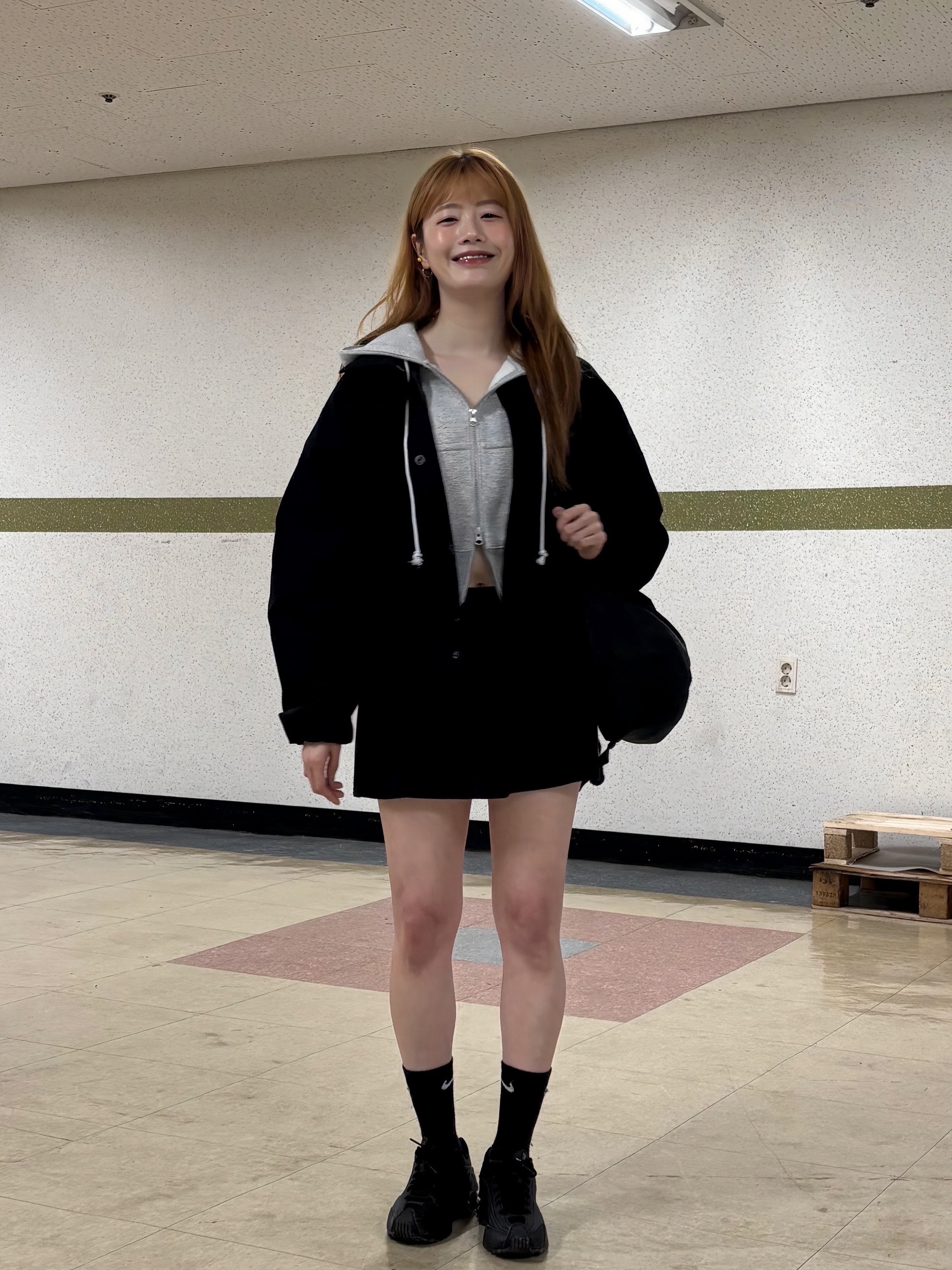 Mischief Lightweight Zip Around Backpack Black, (W) Nike Shox R4 Black 착용 스타일 - 7