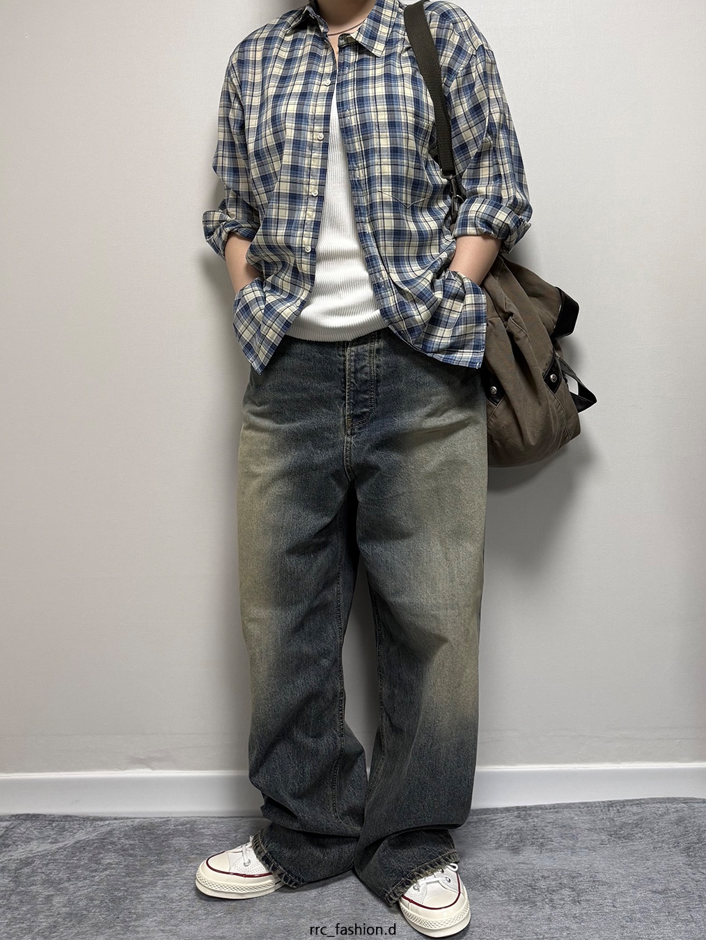 Undermycar Mu.26 Anti Fxxking Logo Play Brush Washed Wide Jeans Oil Blue 착용 스타일 - 1