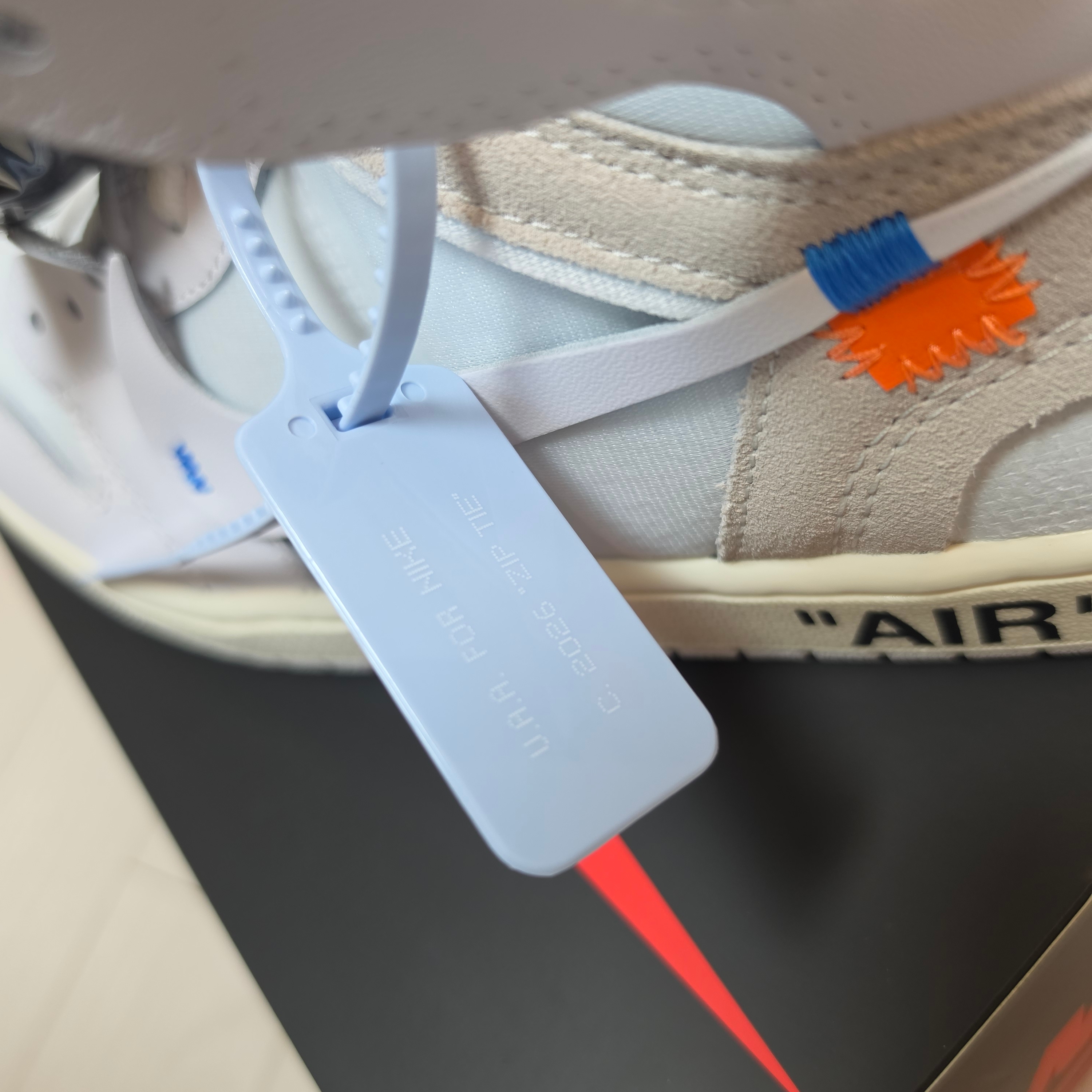 Jordan 1 x Virgil Abloh Archive Retro High Alaska White 착용 스타일 - 4