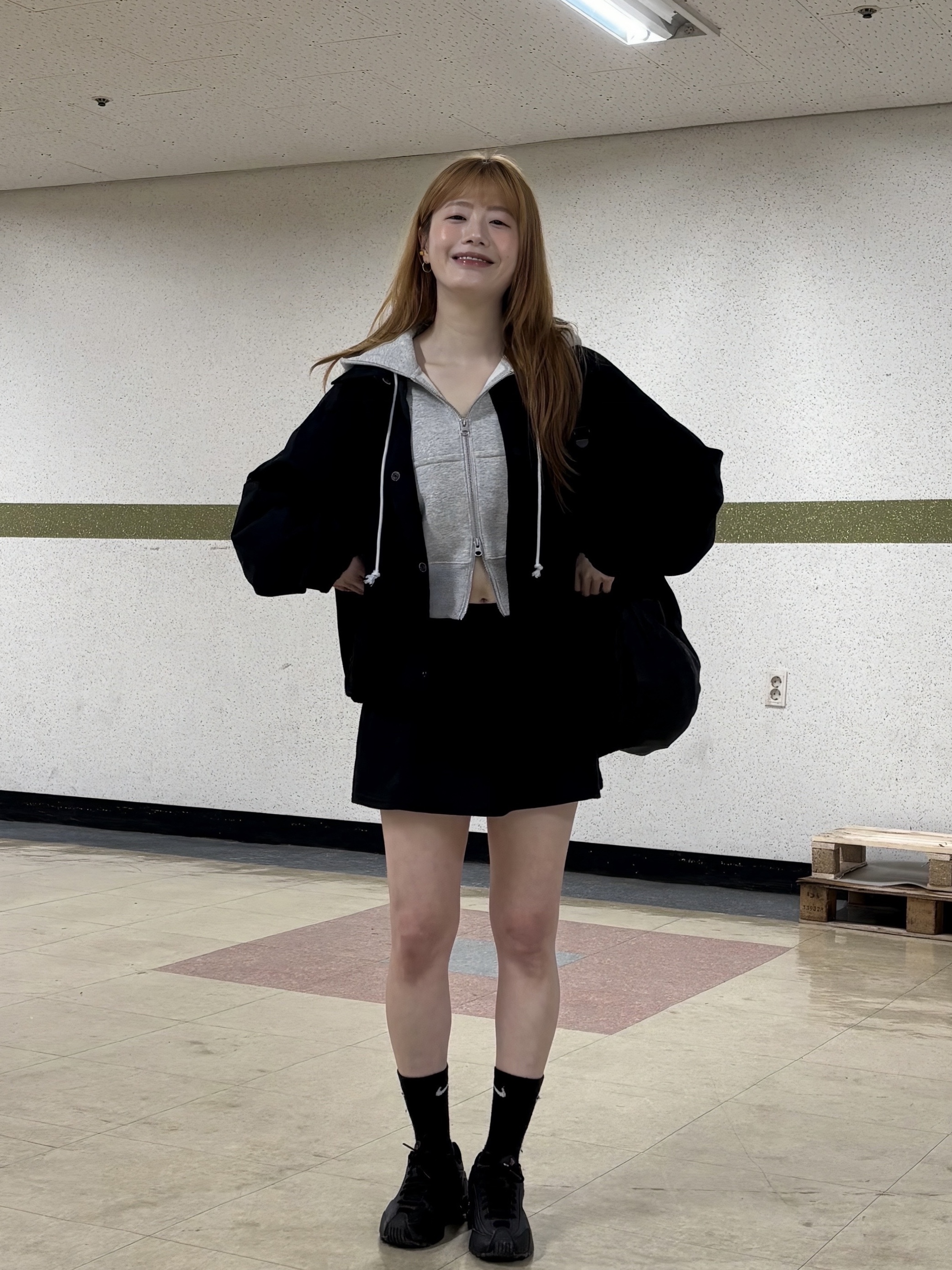 Mischief Lightweight Zip Around Backpack Black, (W) Nike Shox R4 Black 착용 스타일 - 9