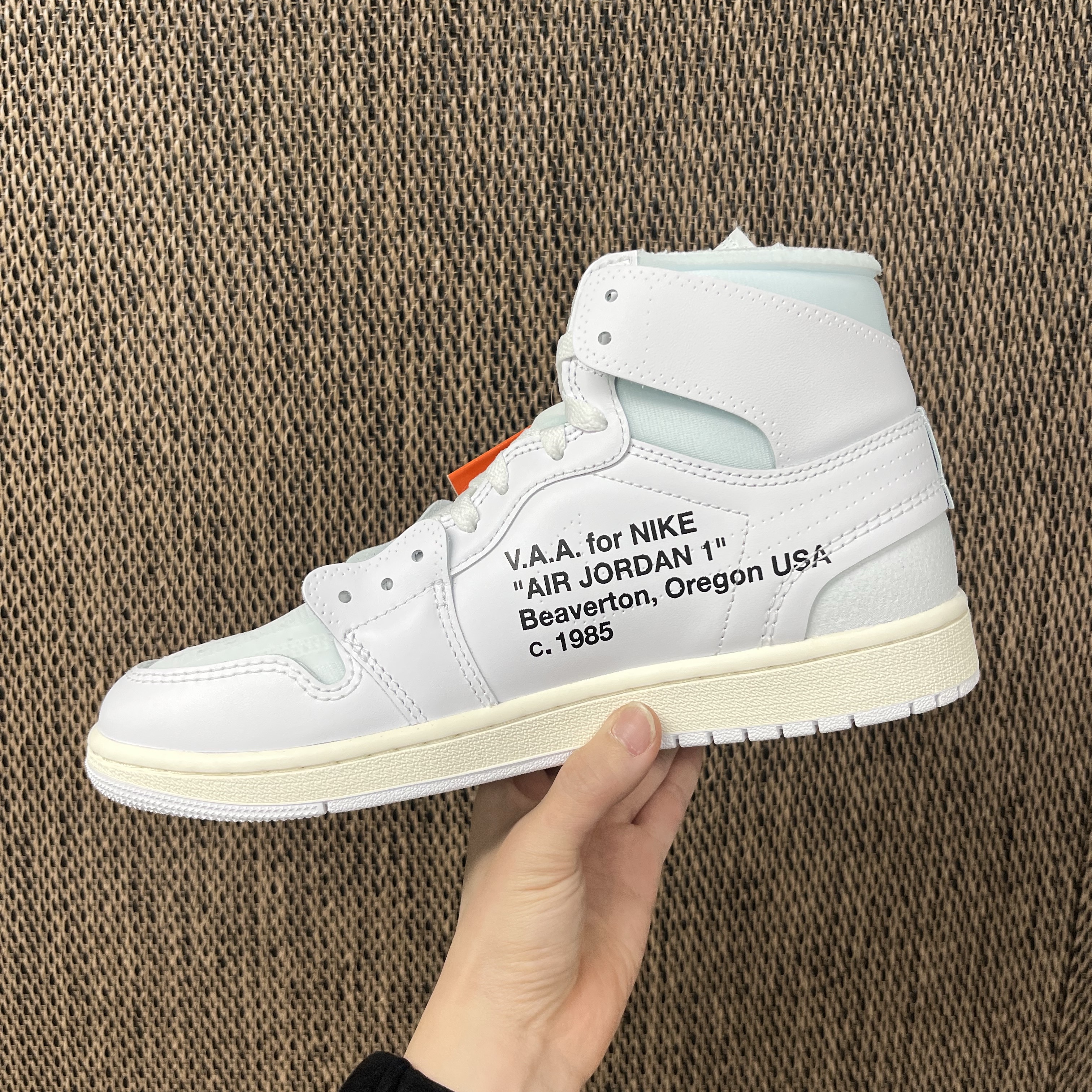 Jordan 1 x Virgil Abloh Archive Retro High Alaska White 착용 스타일 - 2
