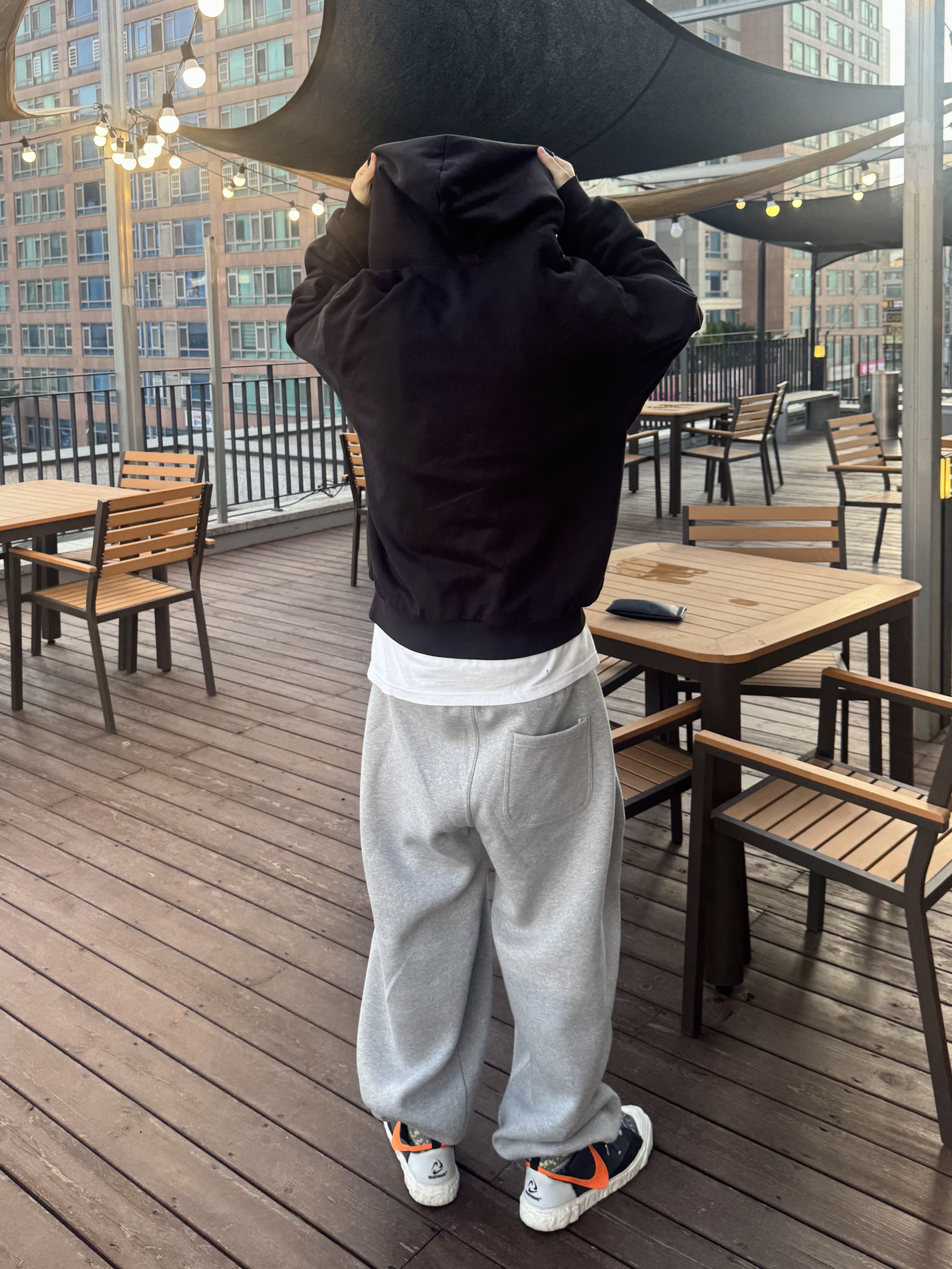 Undermycar Mu.03 Anti Fxxking Logo Play Oversized Sweat Jogger Melange Gray, Nike x Readymade Blazer Mid Black 착용 스타일 - 2