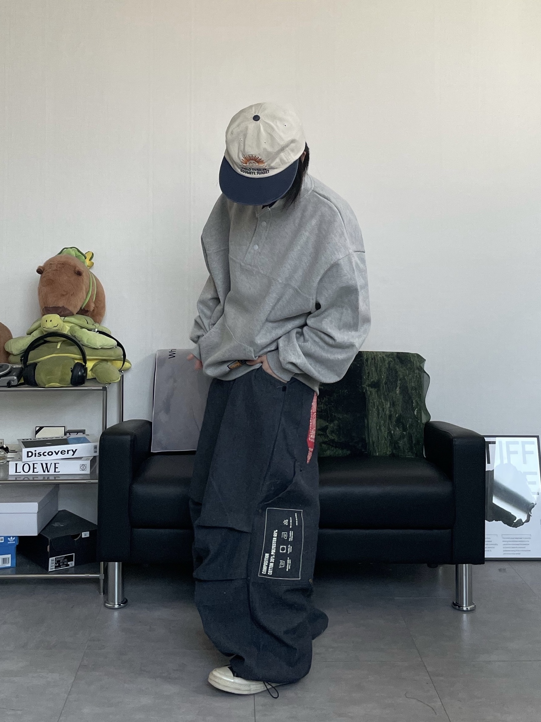 Hello Sunrise 90s Logo 6Panel Cap Beige & Navy, Hello Sunrise Washed HS Arch Logo 6Panel Cap Navy & Orange 착용 스타일 - 1