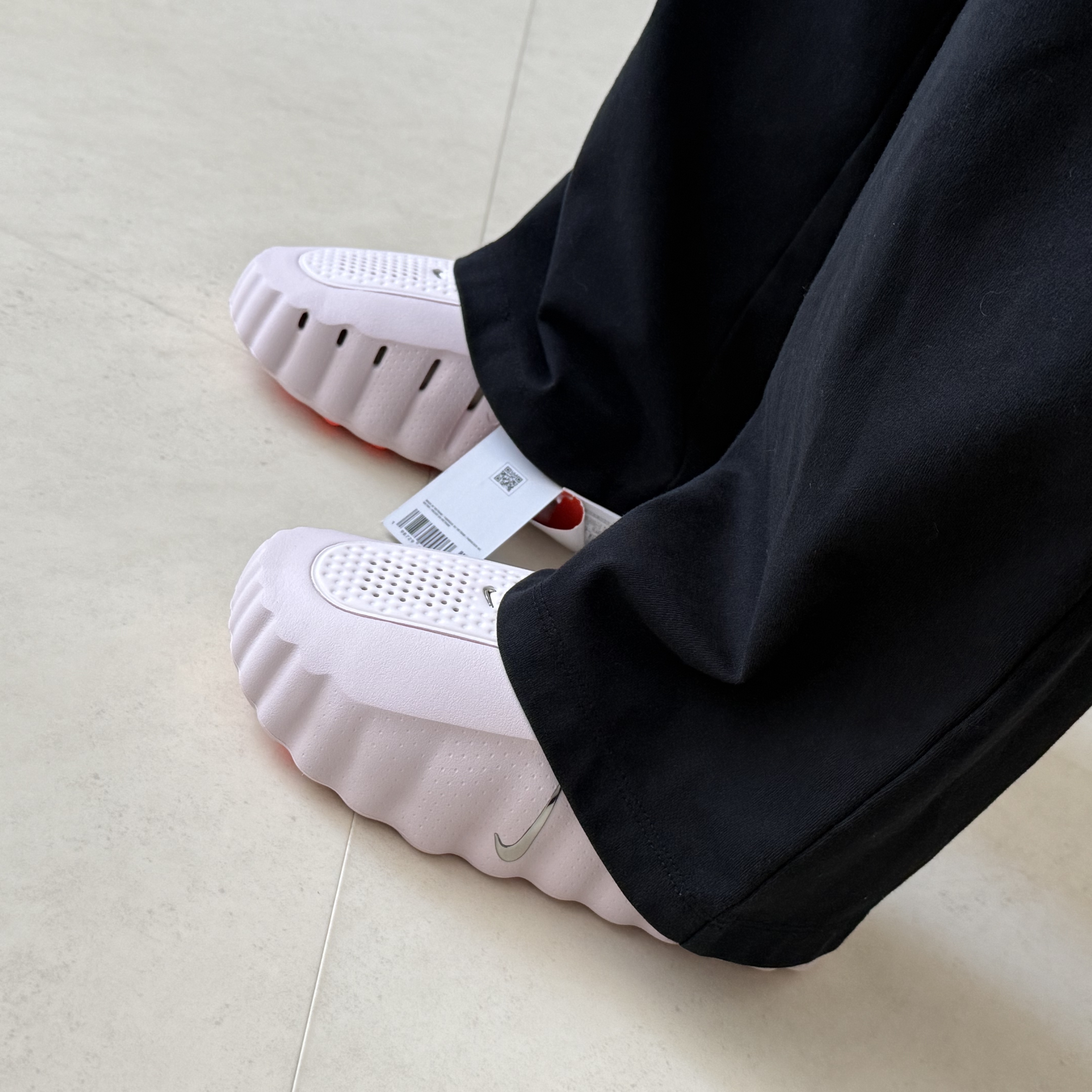 (W) Nike Mind 001 Pearl Pink Hyper Crimson 착용 스타일