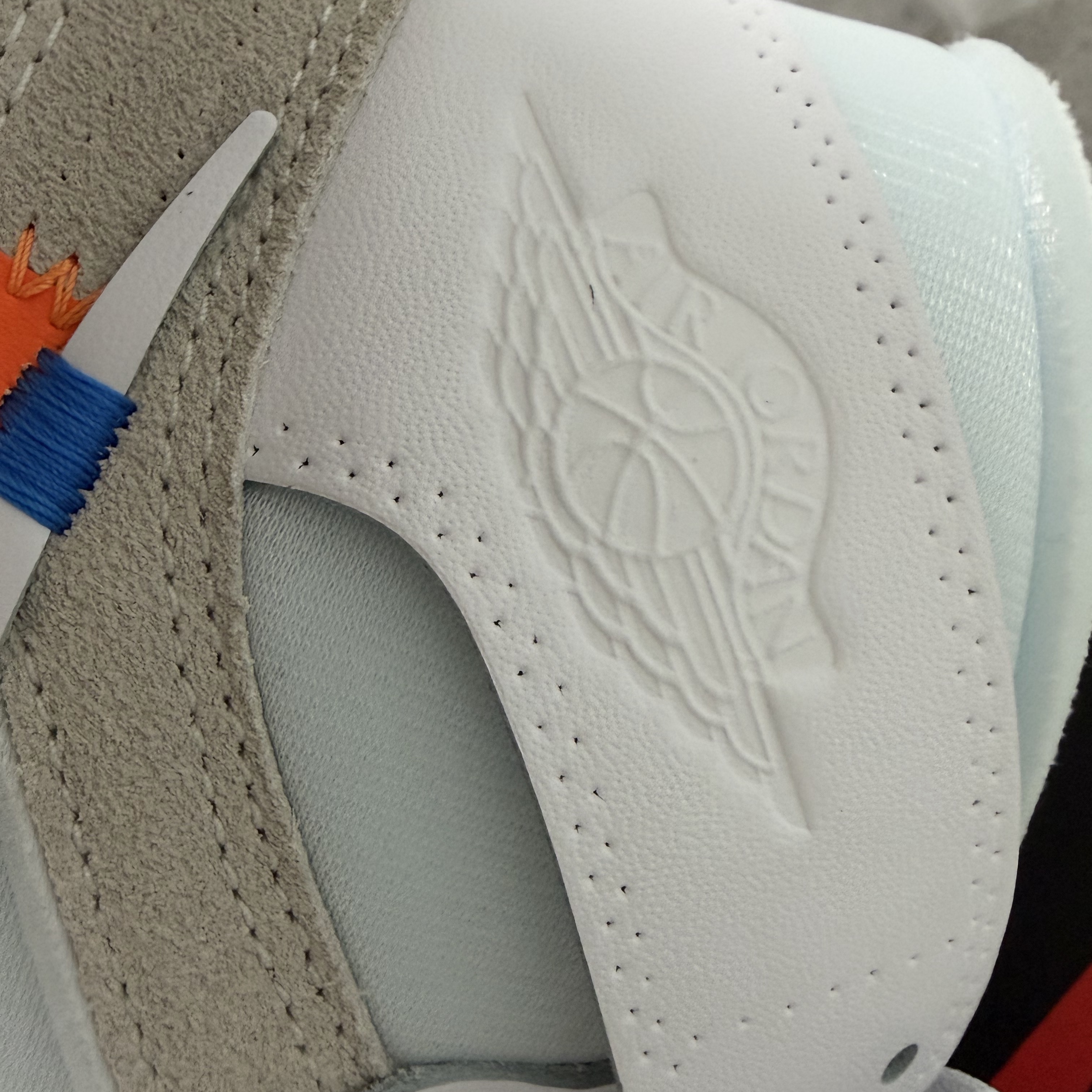 Jordan 1 x Virgil Abloh Archive Retro High Alaska White 착용 스타일 - 7