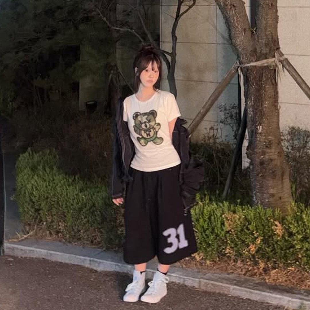 MAINBOOTH Boxer Oversized Sweat Shorts Black 착용 스타일 - 2
