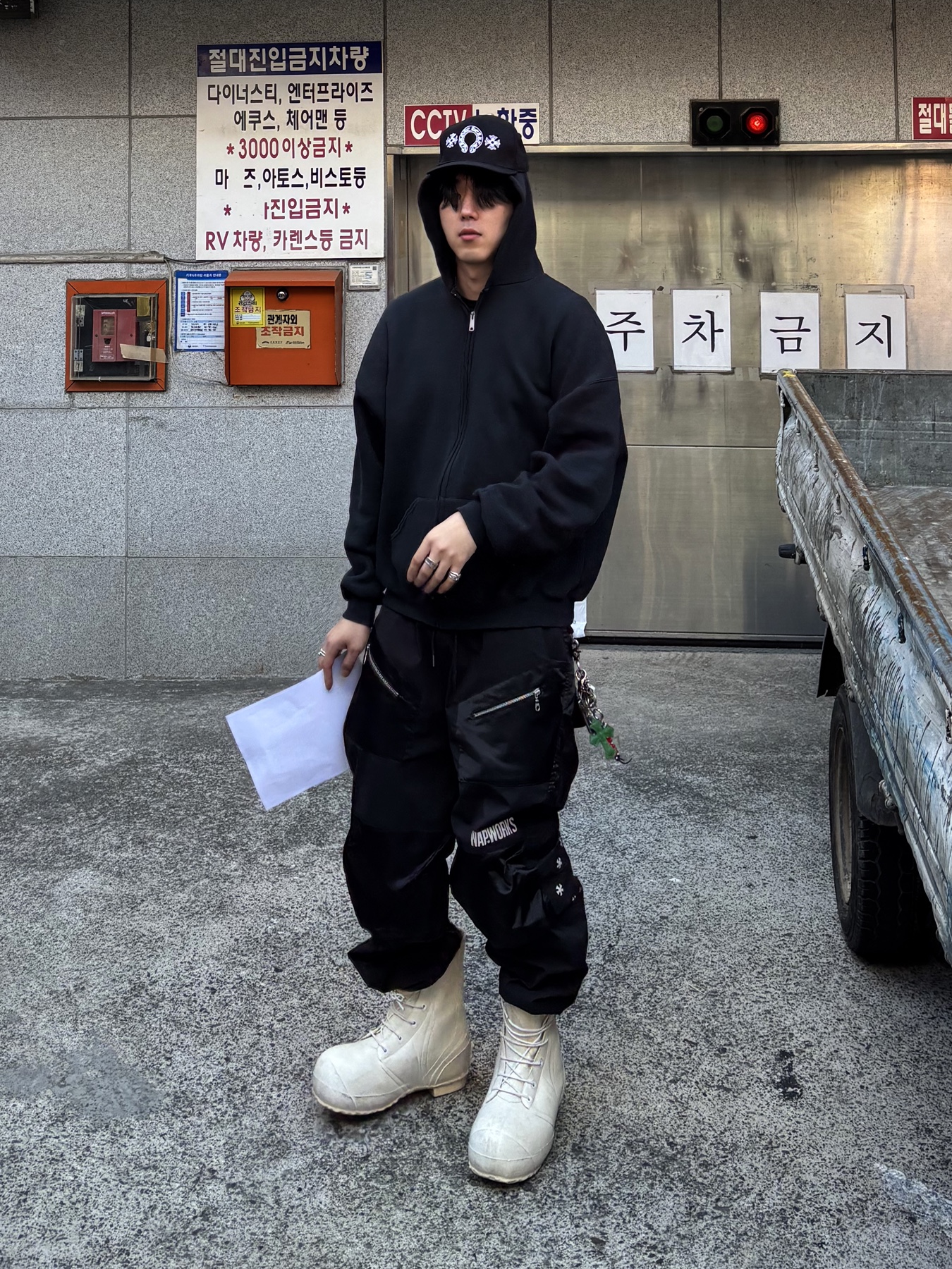 Wapworks Protective Shell 3-Layer Pants, Chrome Hearts Horseshoe Denim Baseball Hat Black 착용 스타일 - 1