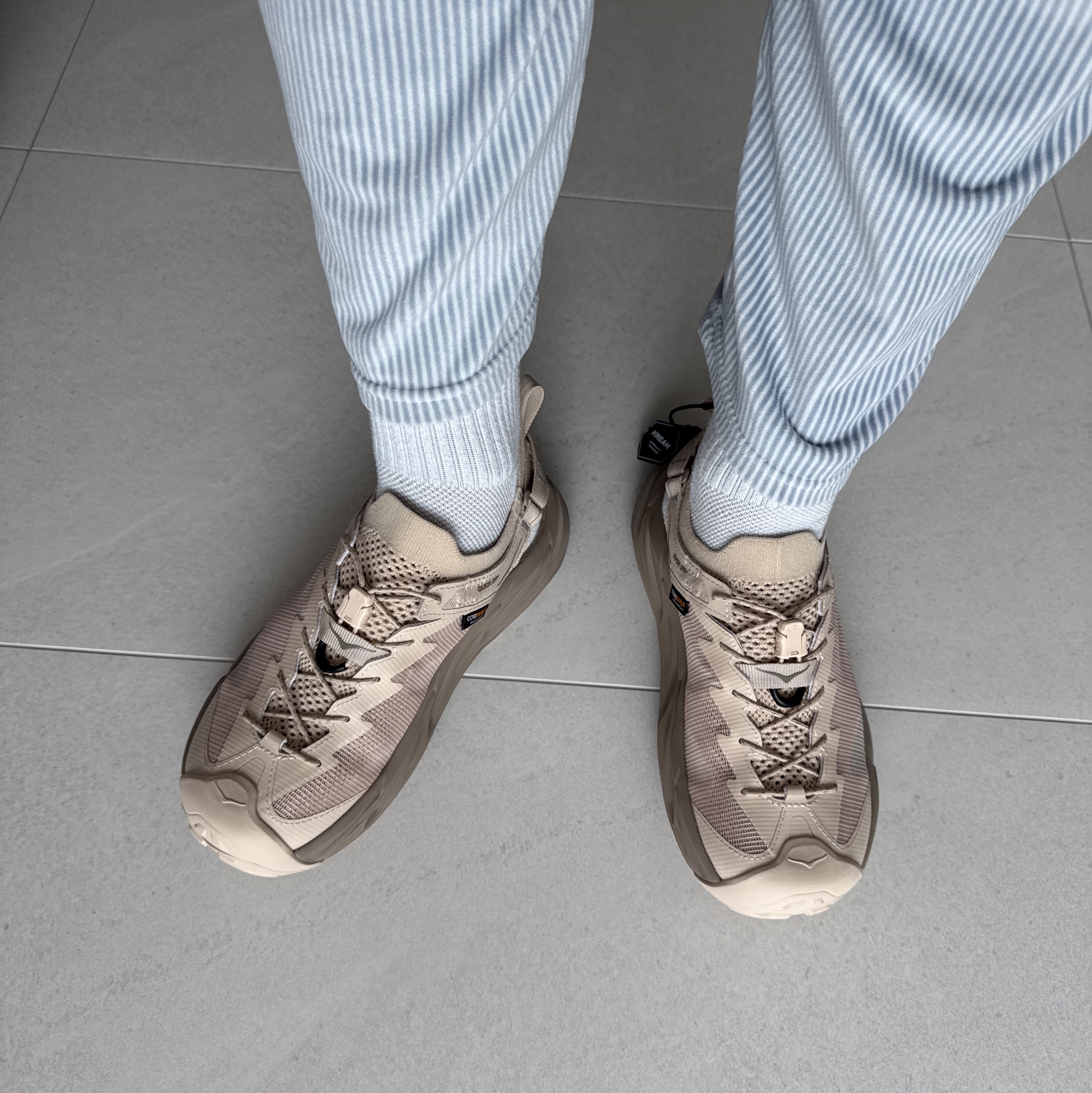 Hoka Hopara 2 Shifting Sand 착용 스타일