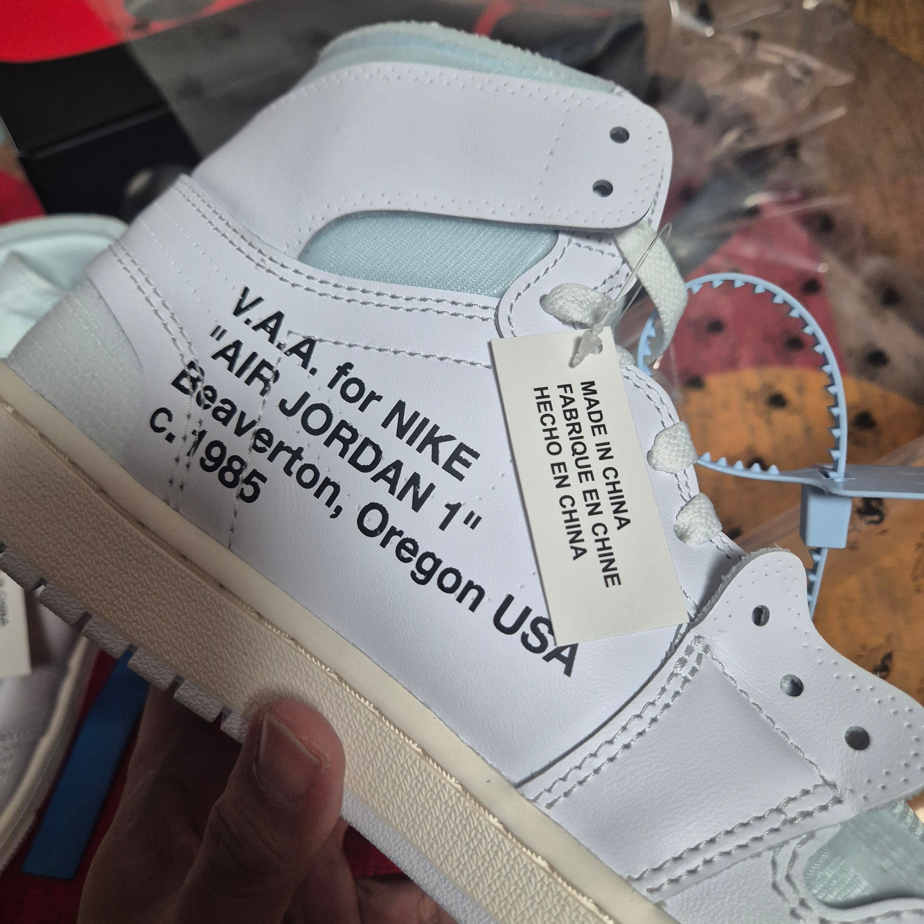 Jordan 1 x Virgil Abloh Archive Retro High Alaska White 착용 스타일 - 2