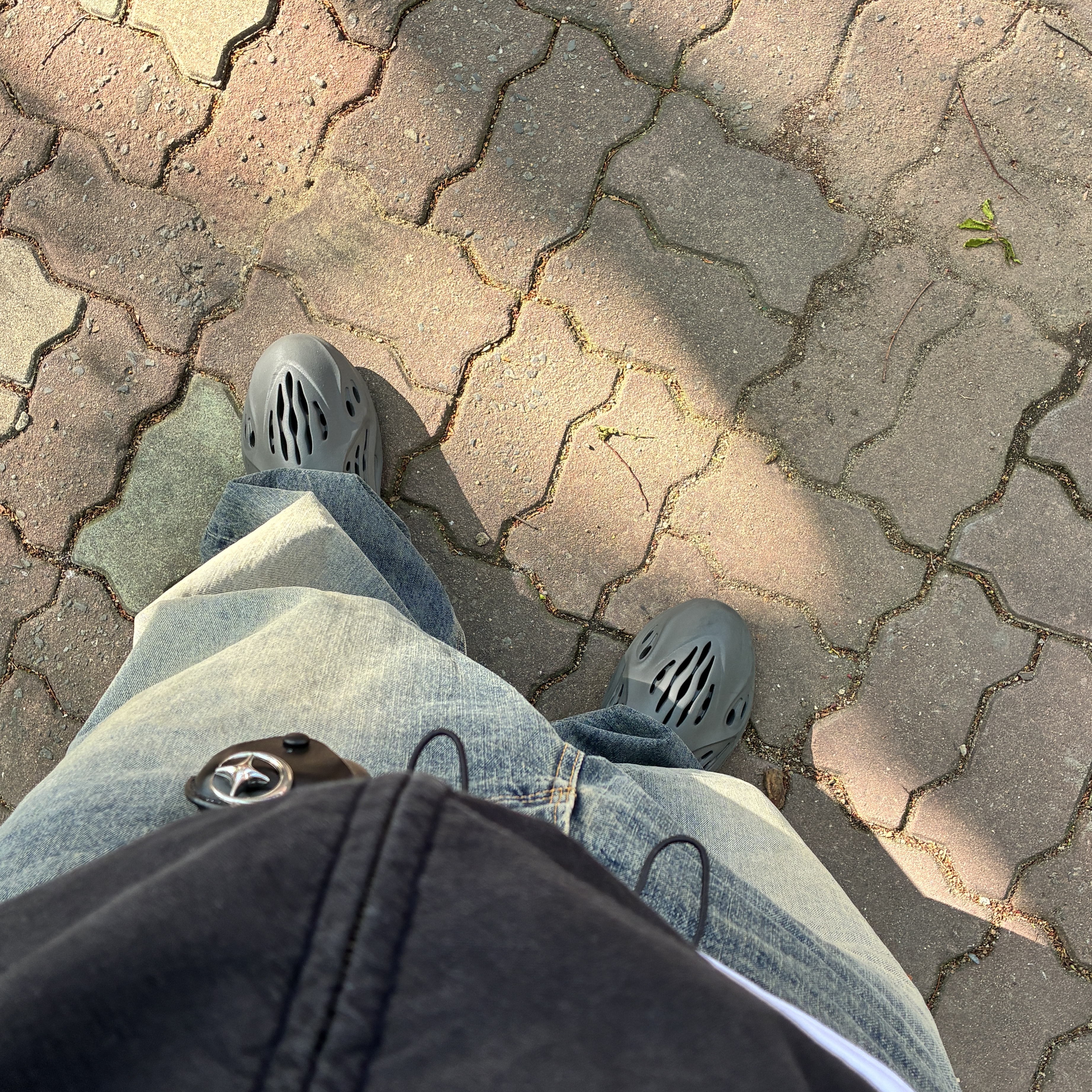 Undermycar Mu.26 Anti Fxxking Logo Play Brush Washed Wide Jeans Oil Blue 착용 스타일 - 4