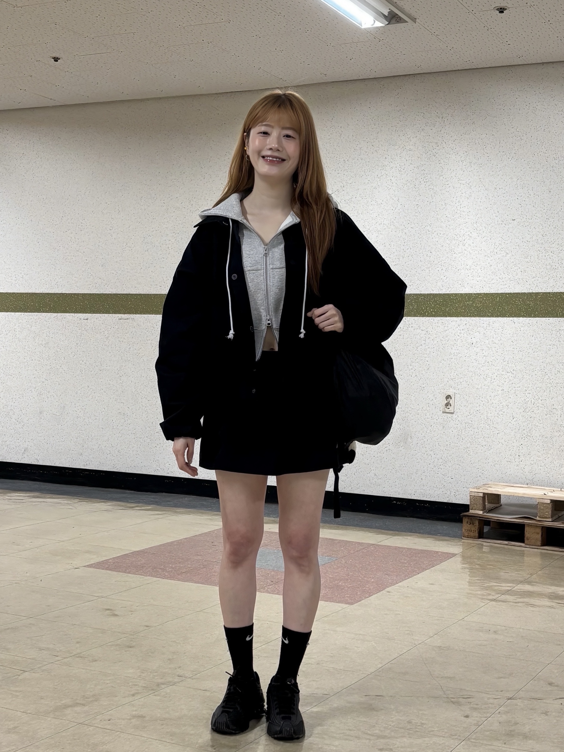 Mischief Lightweight Zip Around Backpack Black, (W) Nike Shox R4 Black 착용 스타일 - 3