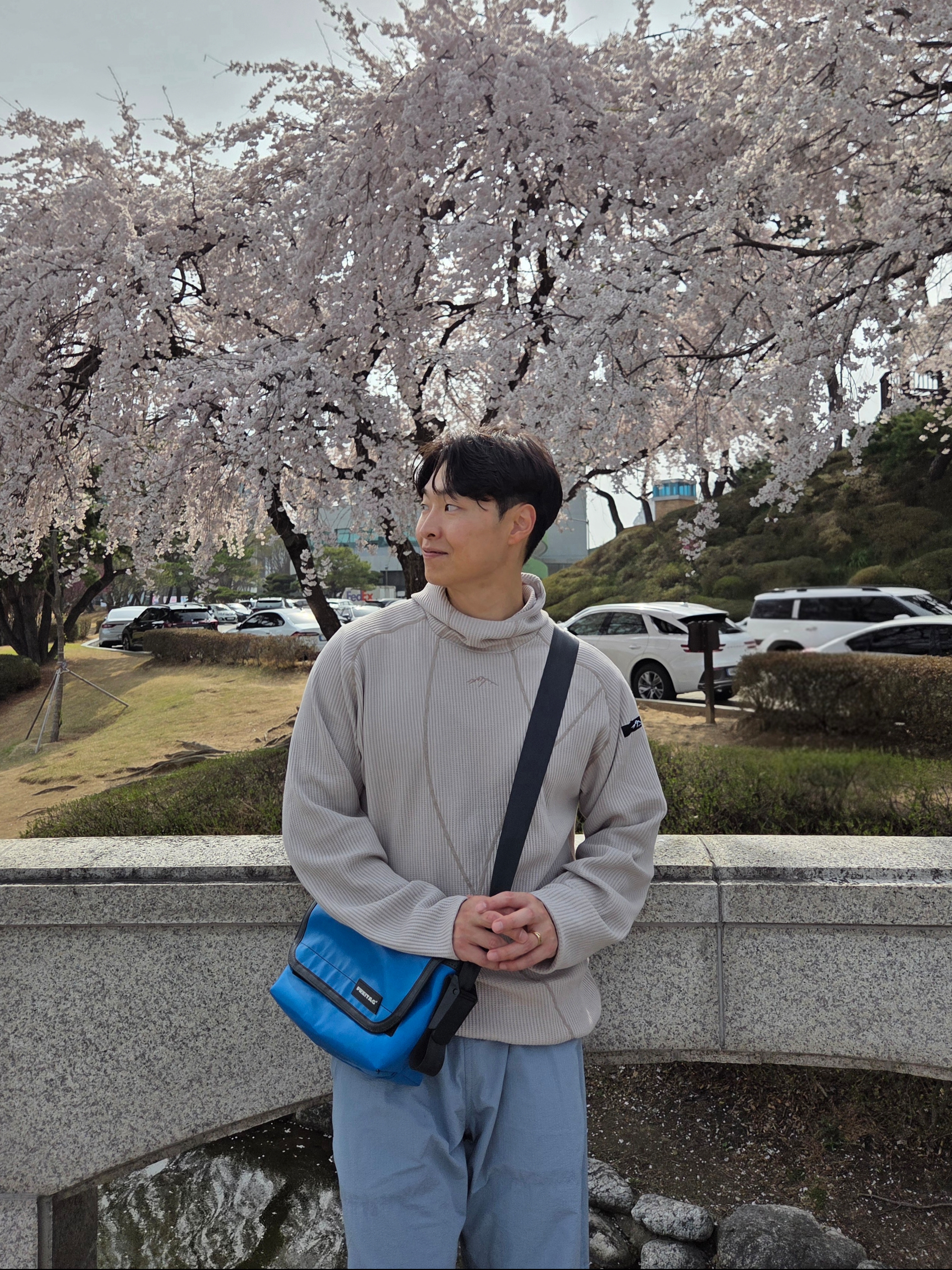 COLDWARM Waffle Warmer Hoodie (Mocha Color), FREITAG Boutique Unisex F41 HAWAII FIVE-O 0822 Messenger Bag 착용 스타일 - 4