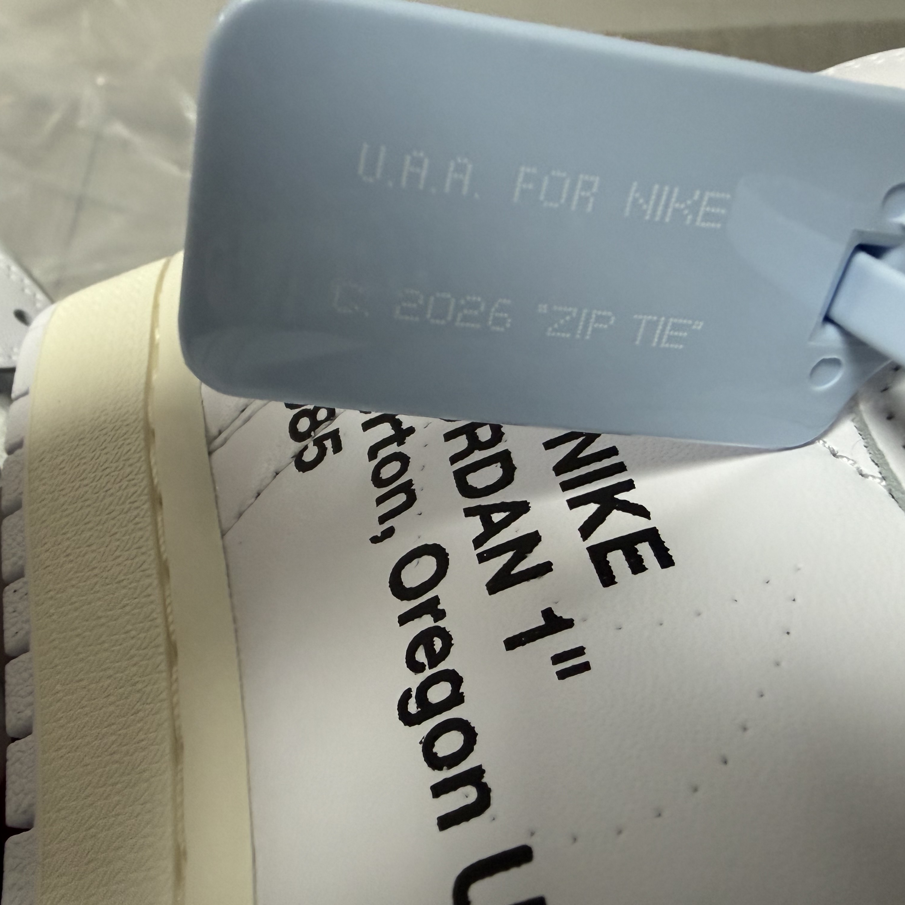 Jordan 1 x Virgil Abloh Archive Retro High Alaska White 착용 스타일 - 9