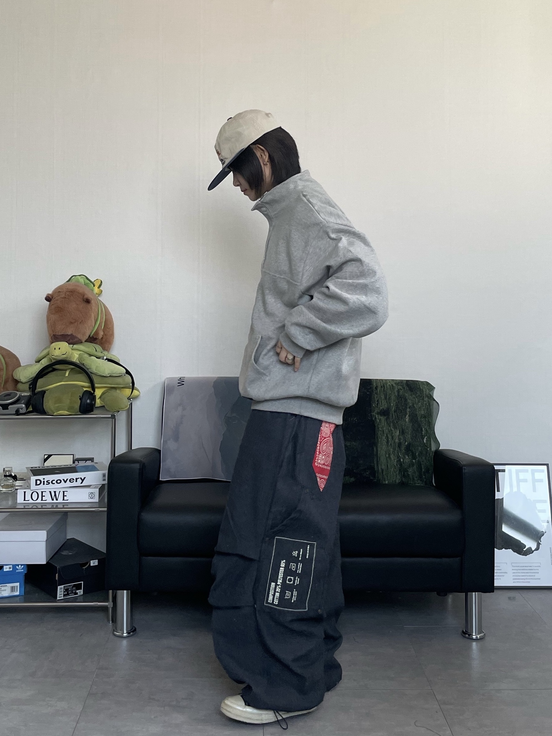 Hello Sunrise 90s Logo 6Panel Cap Beige & Navy, Hello Sunrise Washed HS Arch Logo 6Panel Cap Navy & Orange 착용 스타일 - 2