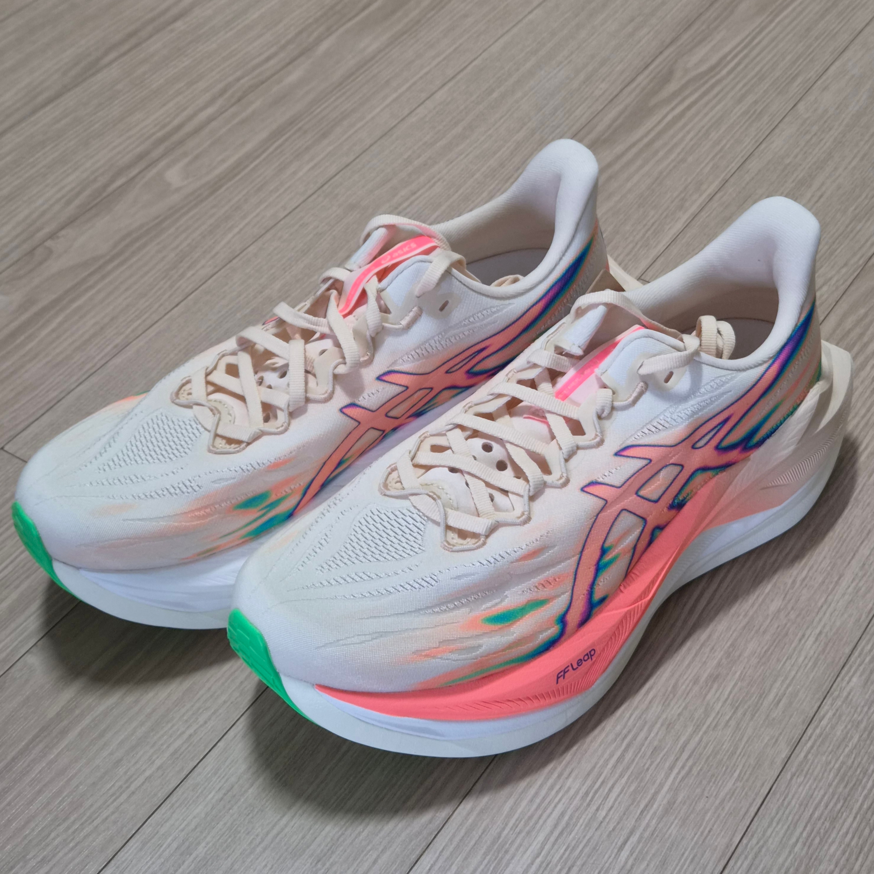 Asics Superblast 3 Seashell Sun Coral 착용 스타일