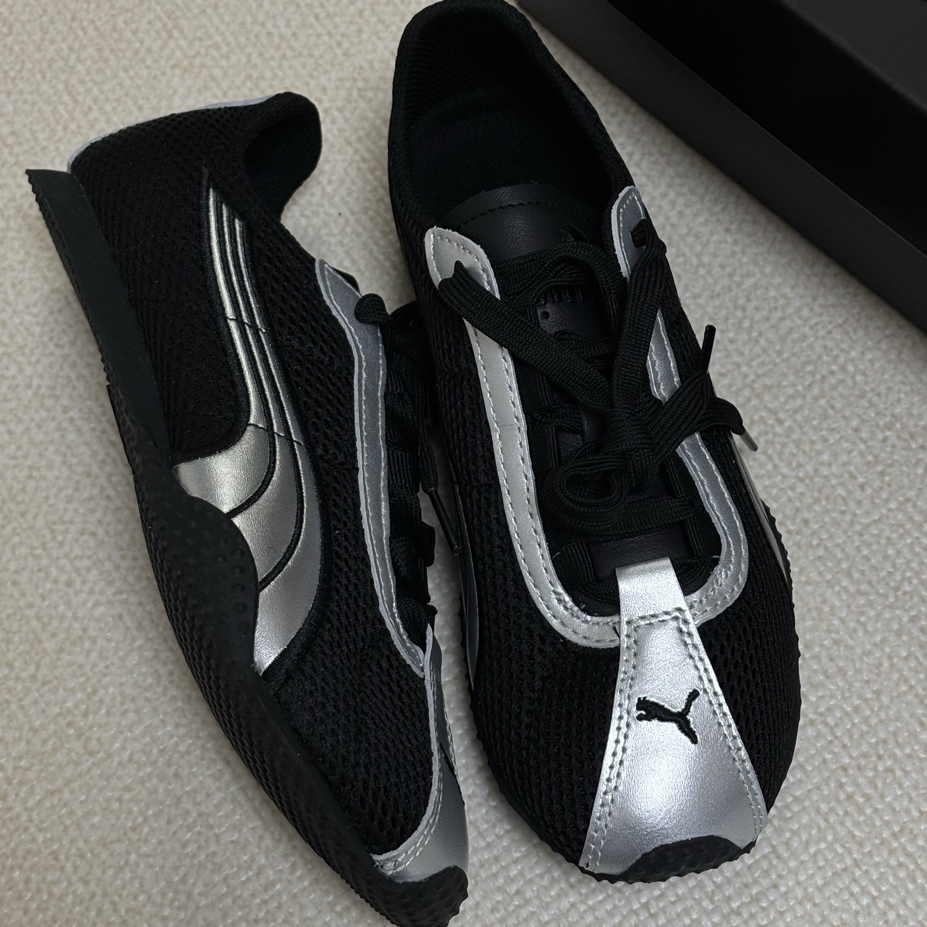 Puma H-street OG Black Silver 착용 스타일 - 4