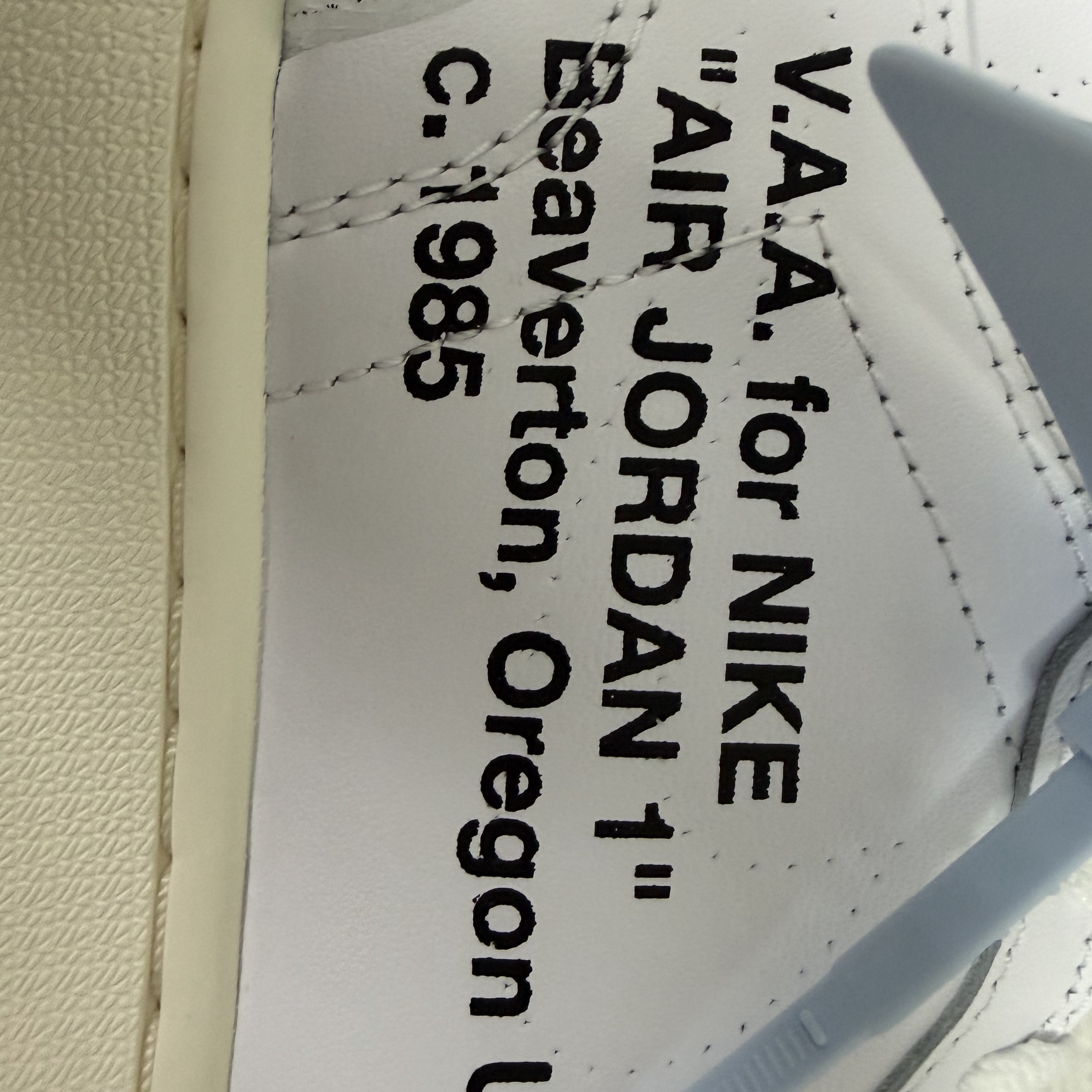 Jordan 1 x Virgil Abloh Archive Retro High Alaska White 착용 스타일 - 8