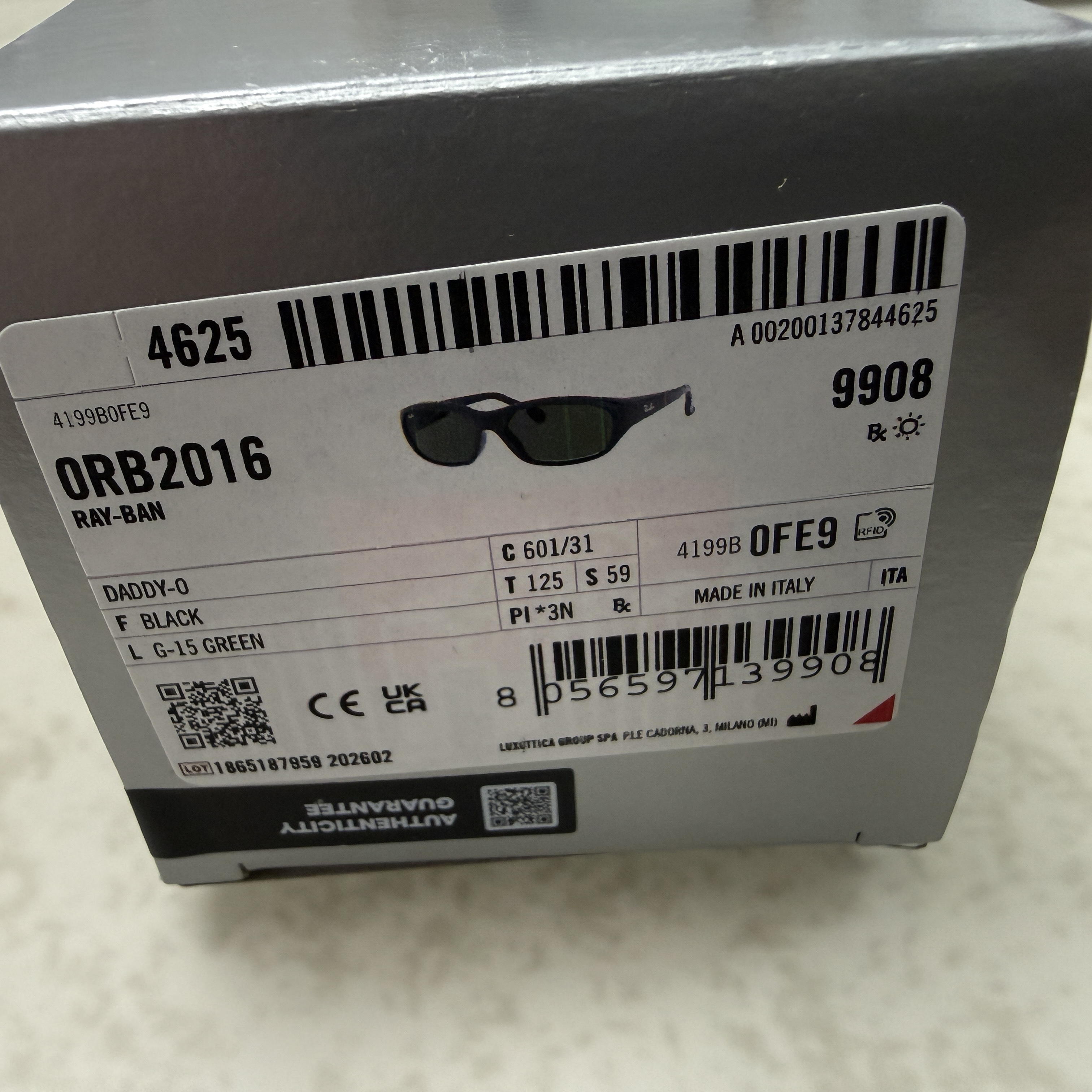 Ray-Ban DADDY-O II Polished Black Frame Green Classic G-15 Lenses 착용 스타일 - 3