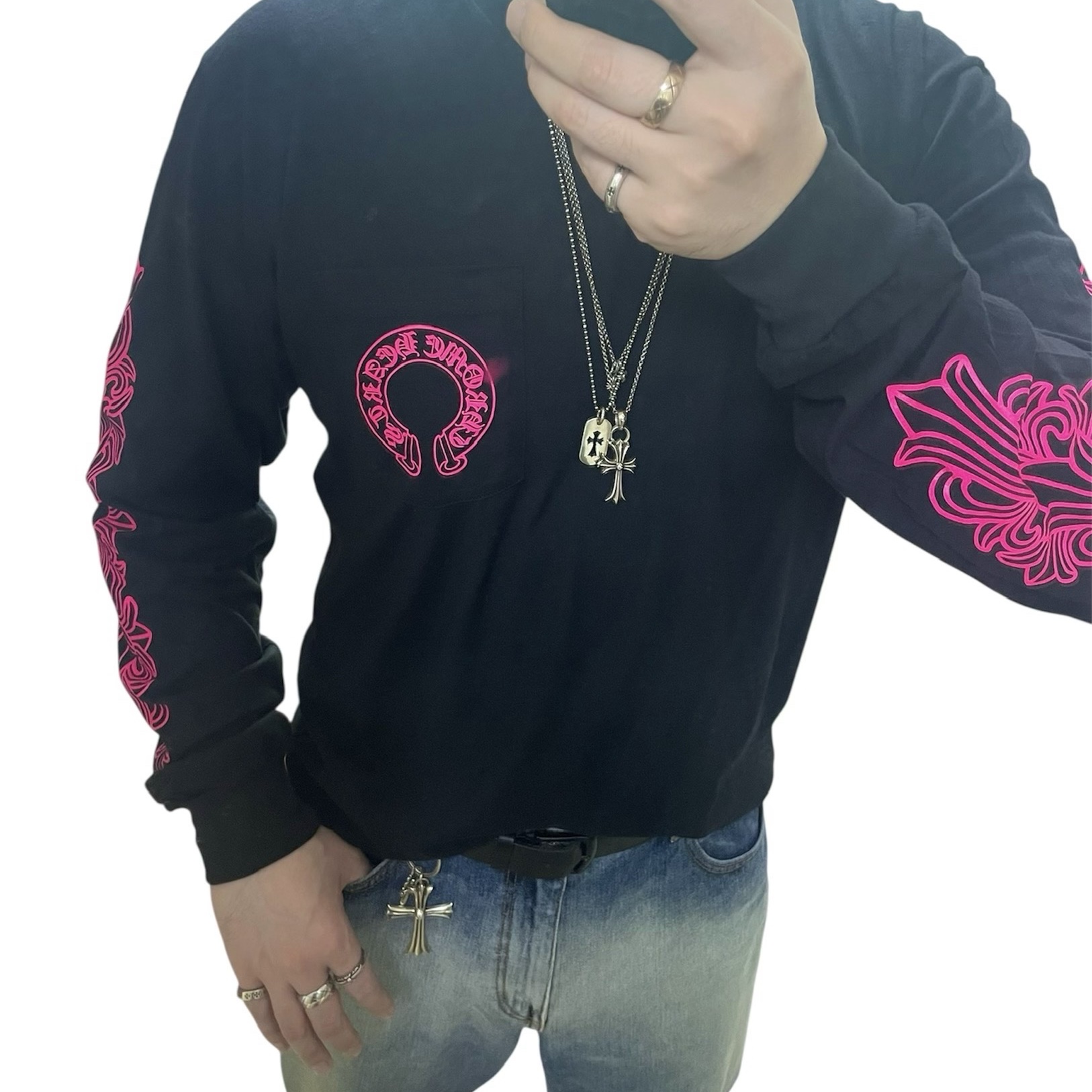 Chrome Hearts Horseshoe Logo Long Sleeve T-Shirt Black Pink, Chrome Hearts CH Cross Small Plain Bail Pendant Silver 착용 스타일