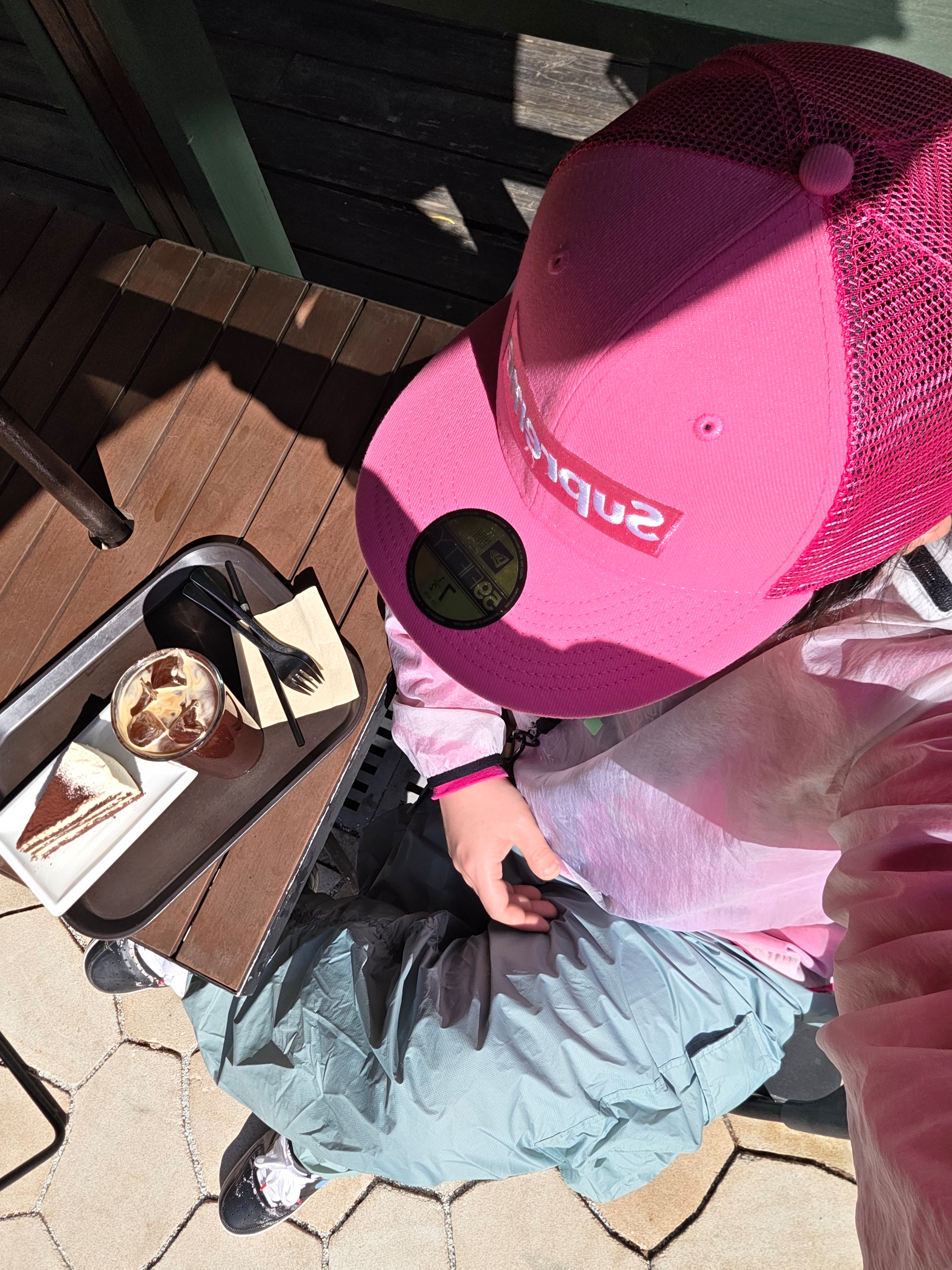 Supreme Box Logo Mesh Back New Era Pink - 22SS, Supreme Saint Sebastian LS T-Shirt Pink - 24SS 착용 스타일 - 1