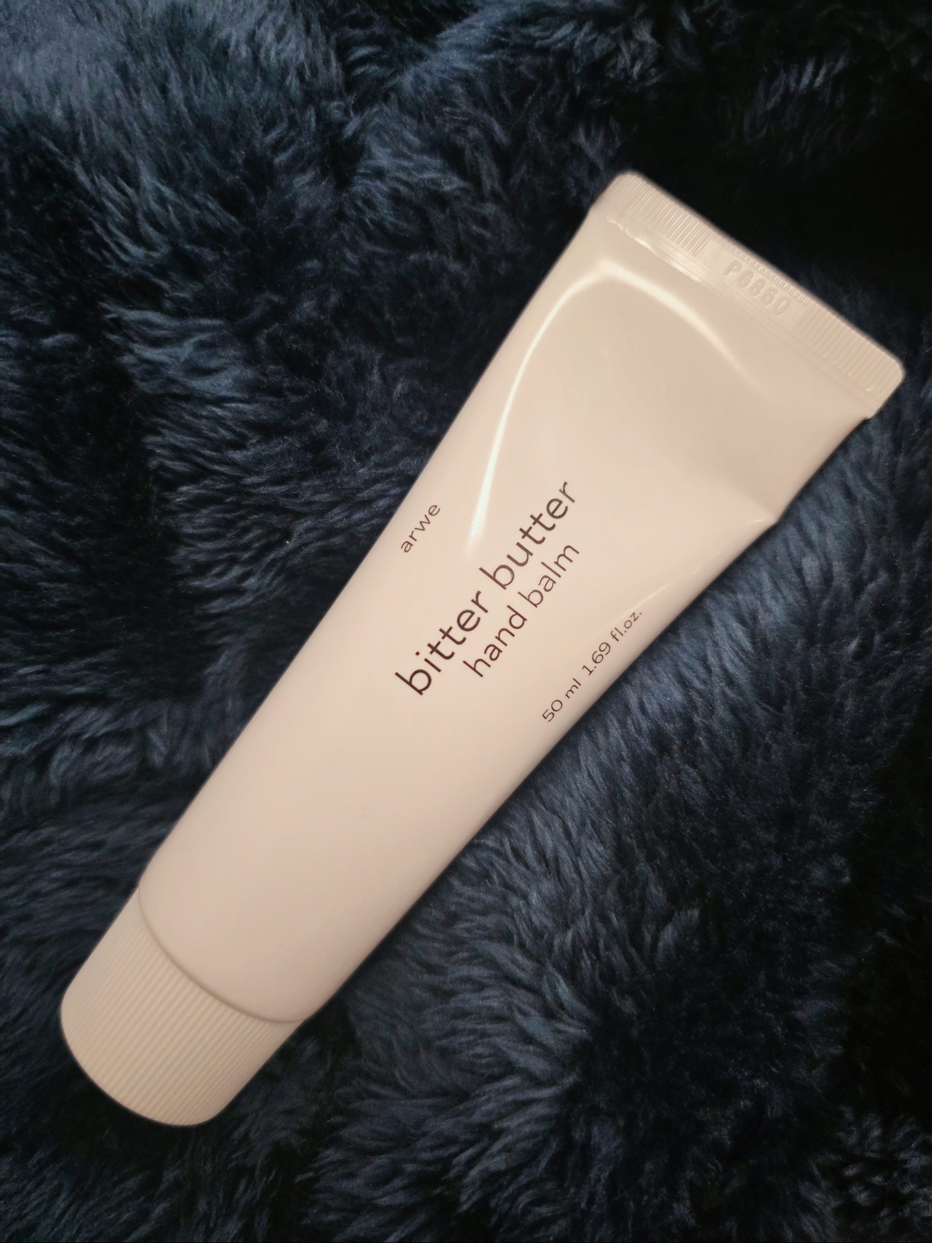 ARWE Bitter Butter Hand Balm 50ml 착용 스타일
