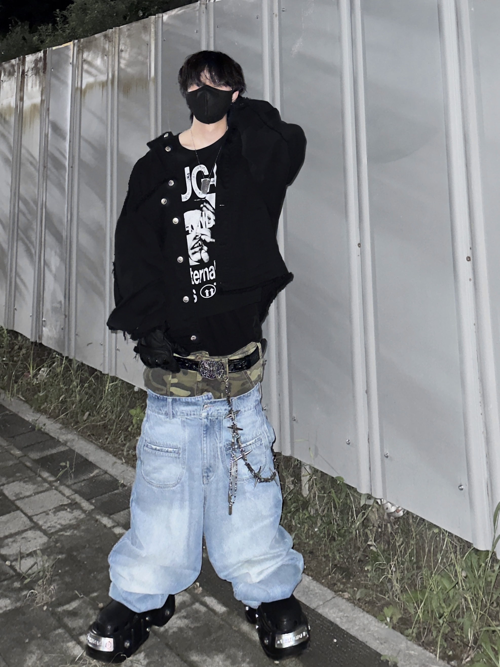Balenciaga x Crocs Hardcrocs Slide Black, [KREAM 단독] Ourpas 067 ADHD Keychain 착용 스타일 - 1