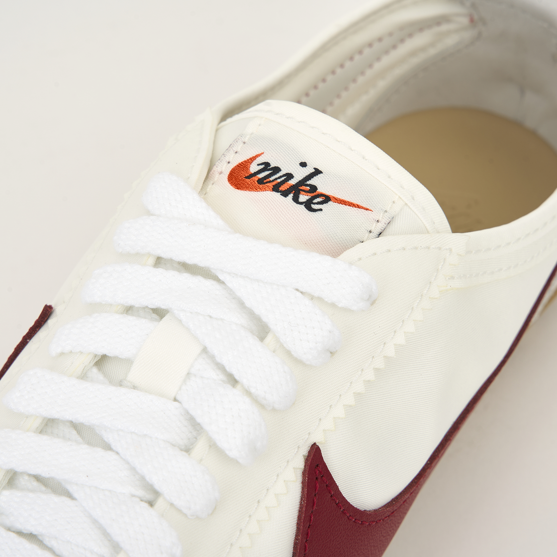 (W) 나이키 문 슈 서밋 화이트 팀 크림슨((W) Nike Moon Shoe Summit White Team Crimson) - 7