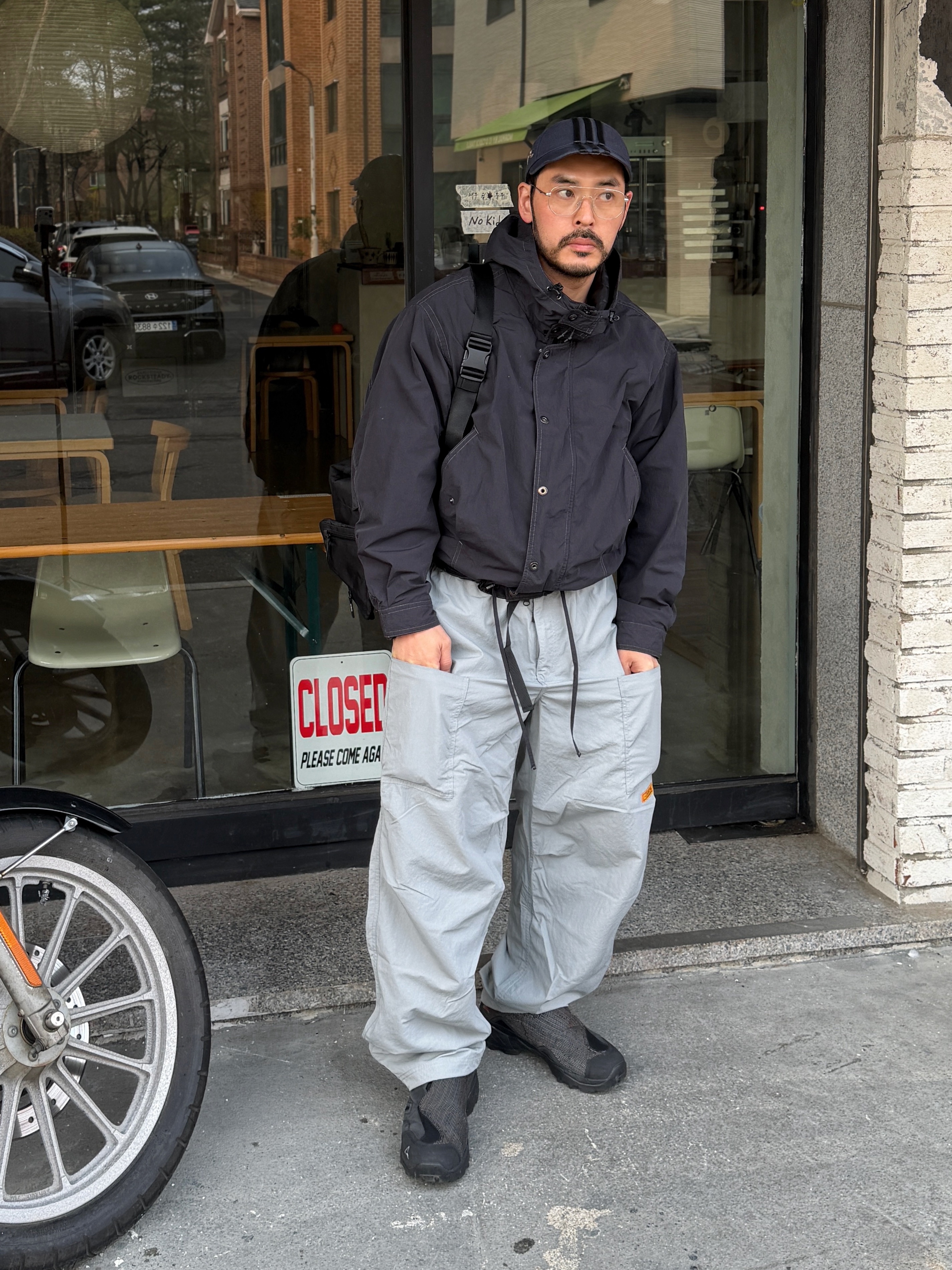 Adidas x Thug Club Sword Cap Night Indigo, Undermycar x Umbro Messenger Bag Black 착용 스타일 - 1