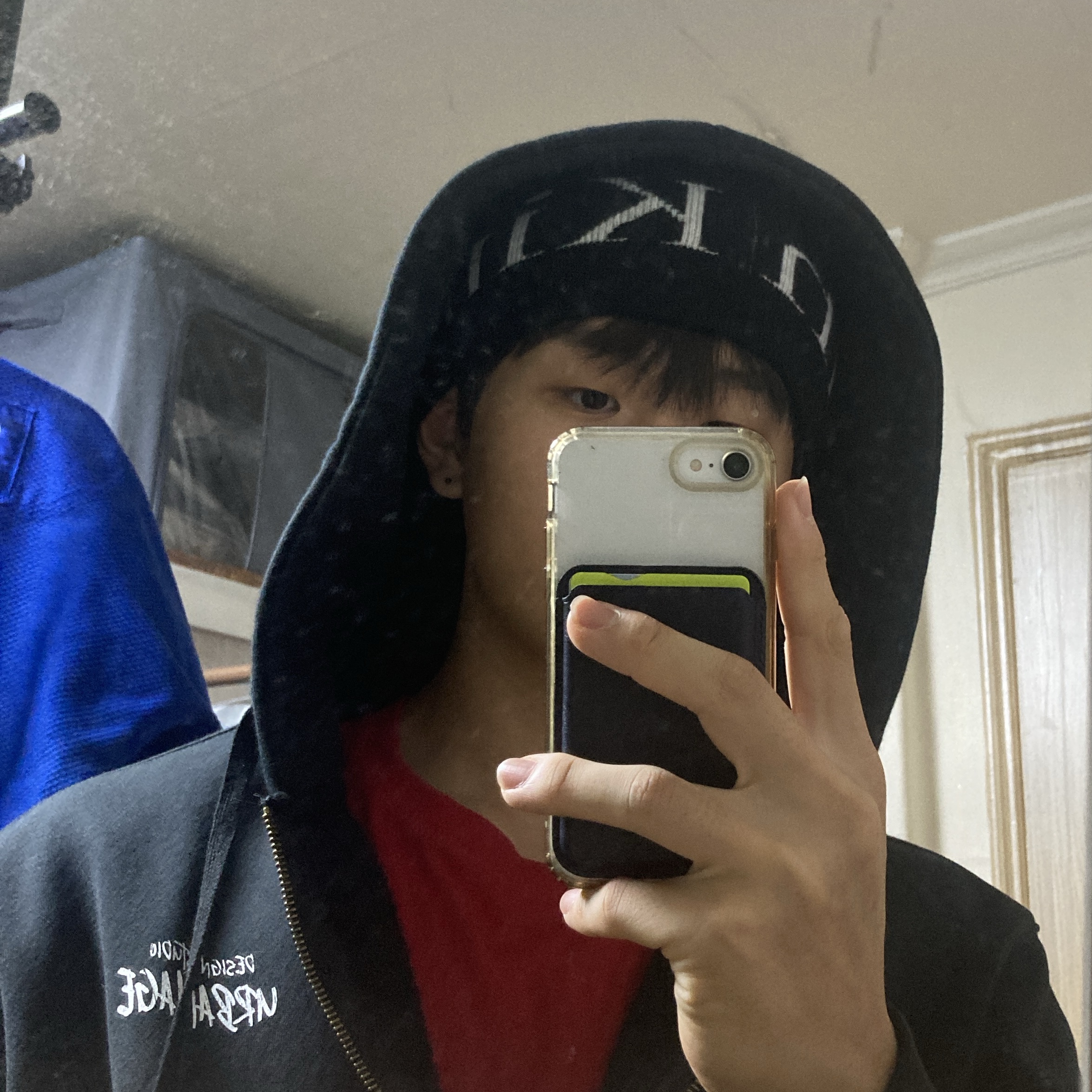 Matin Kim Logo Jacquard Short Beanie Black 착용 스타일