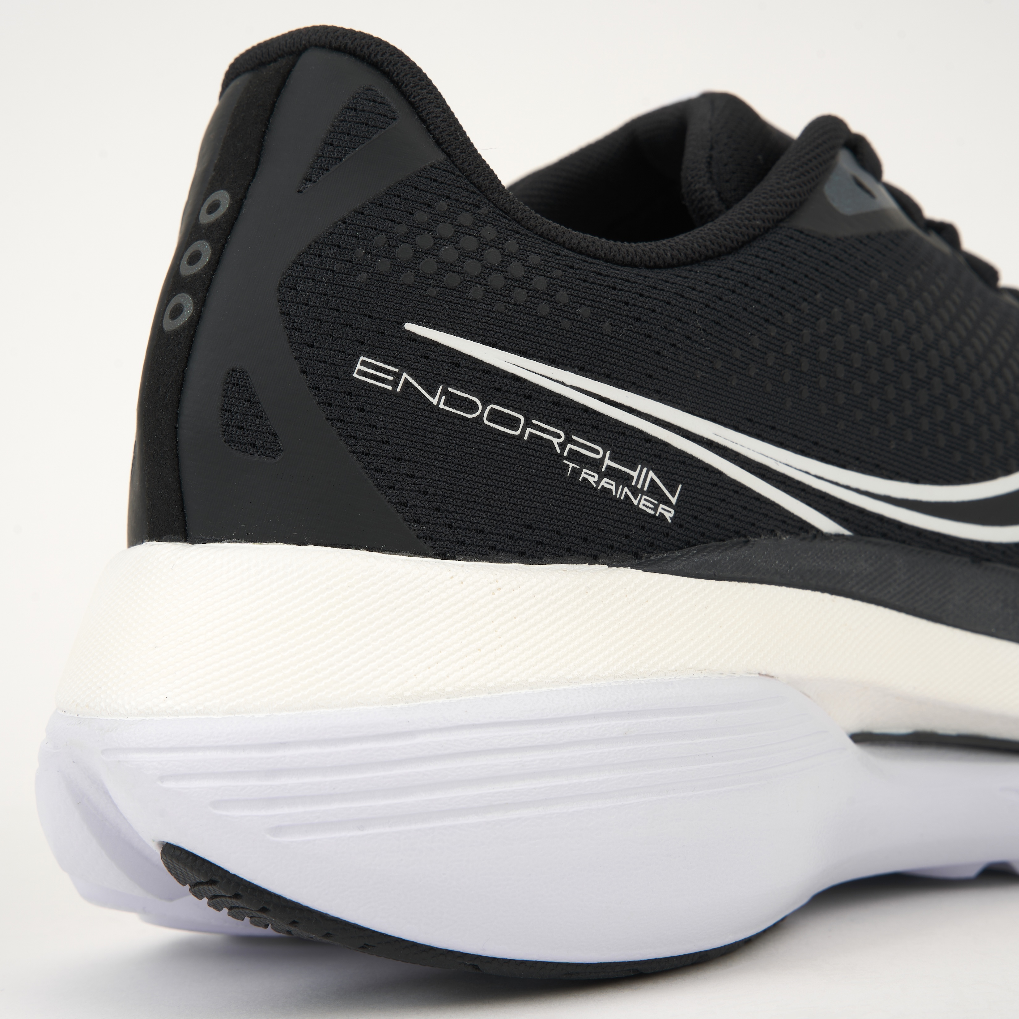 써코니 엔돌핀 트레이너 블랙 화이트(Saucony Endorphin Trainer Black White) - 8