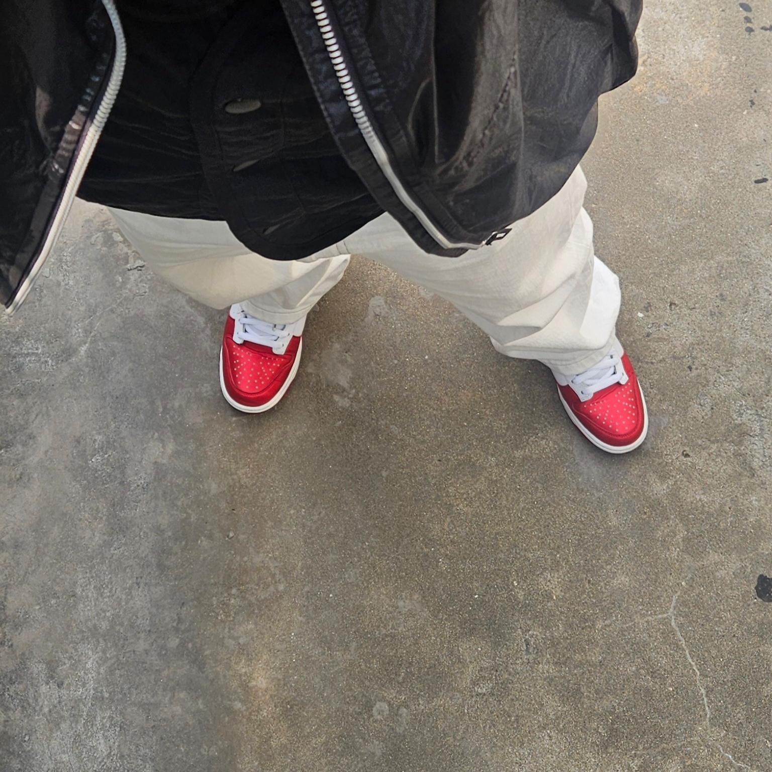 Nike x Supreme SB Dunk Low Jewel Swoosh Red 착용 스타일