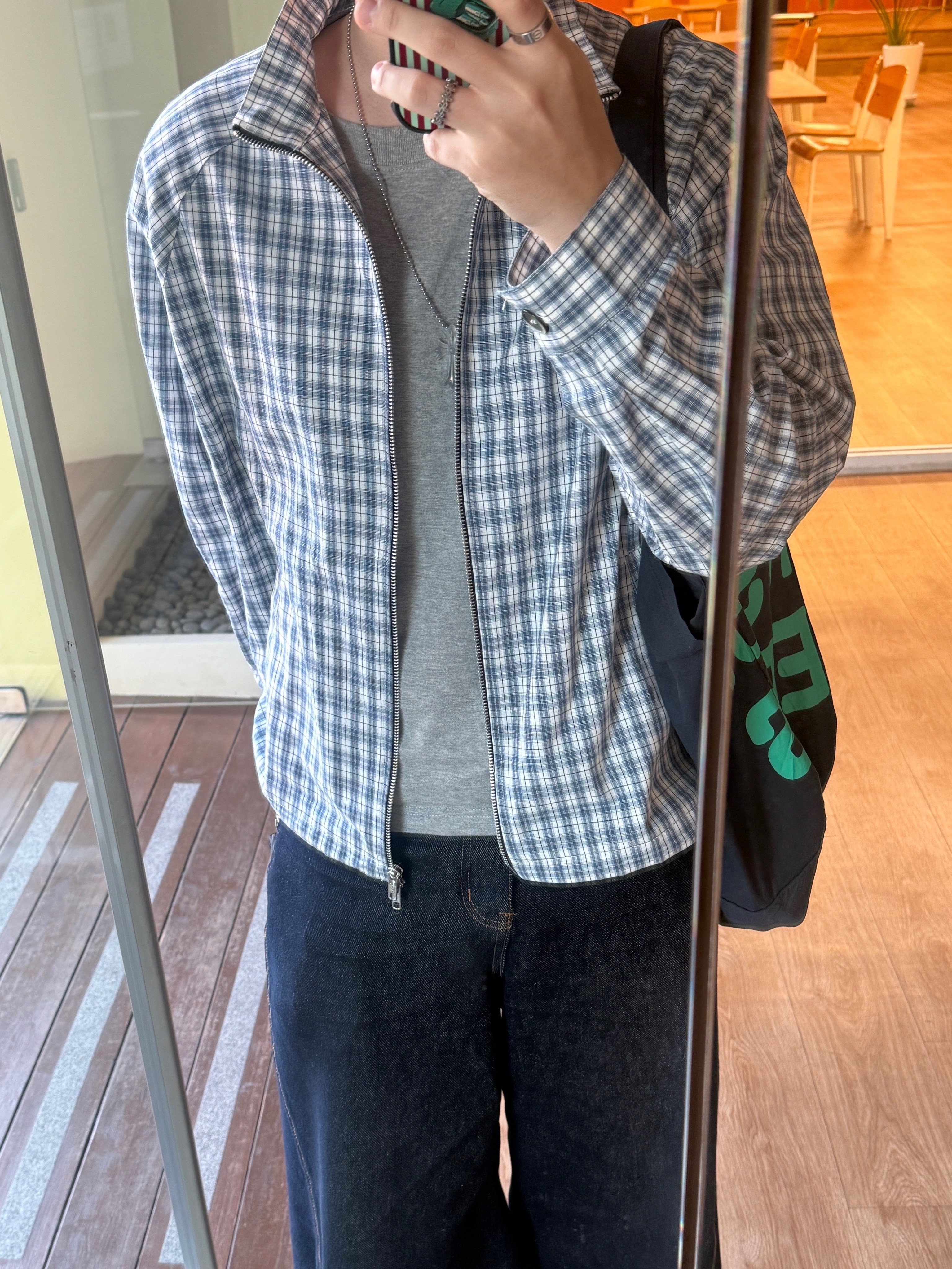 Dr. Martens 1461 Crazy Horse Dark Brown, [더블적립] sunlovetour SSS Cotton Tote Navy 착용 스타일 - 2