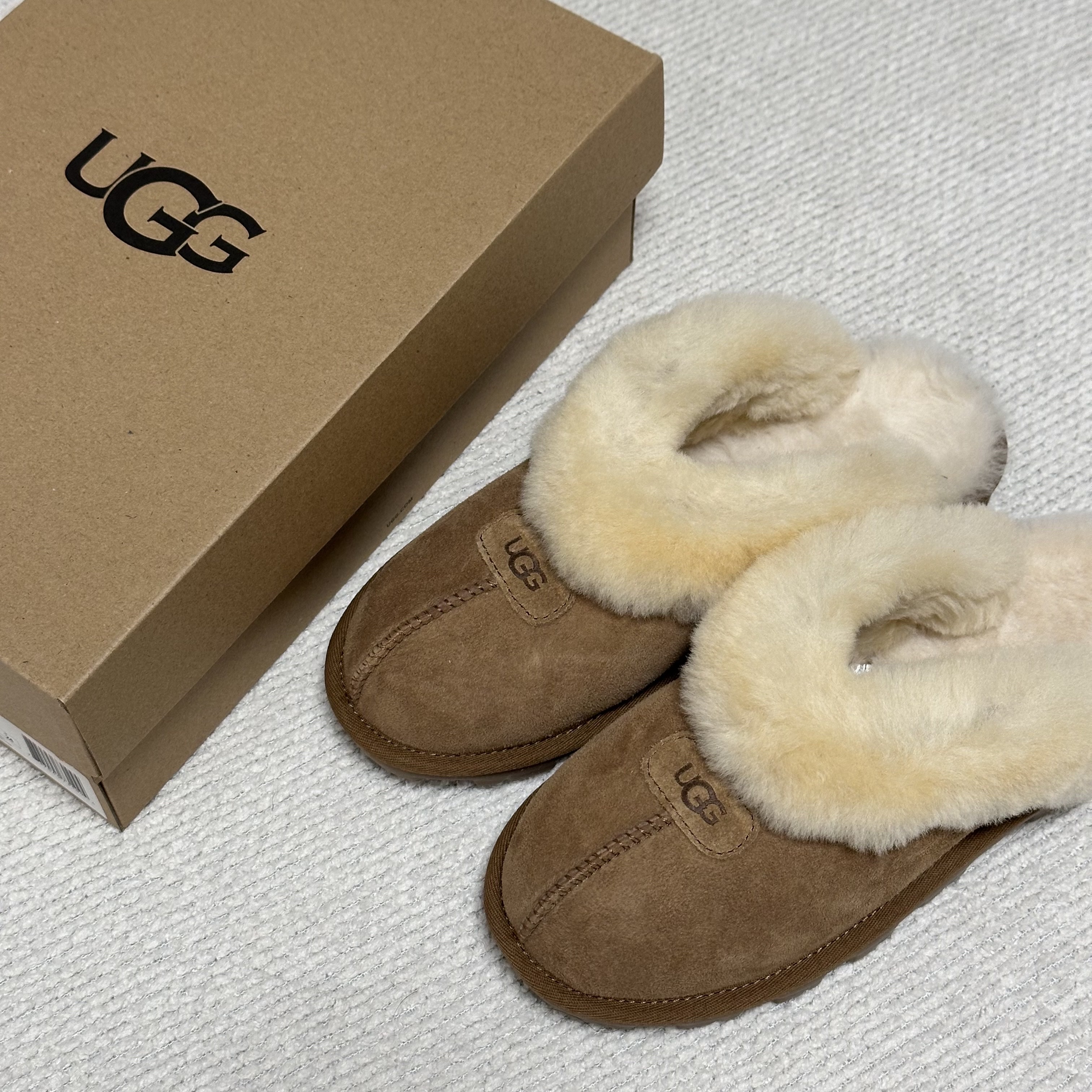 (W) UGG Coquette Slipper Chestnut 착용 스타일