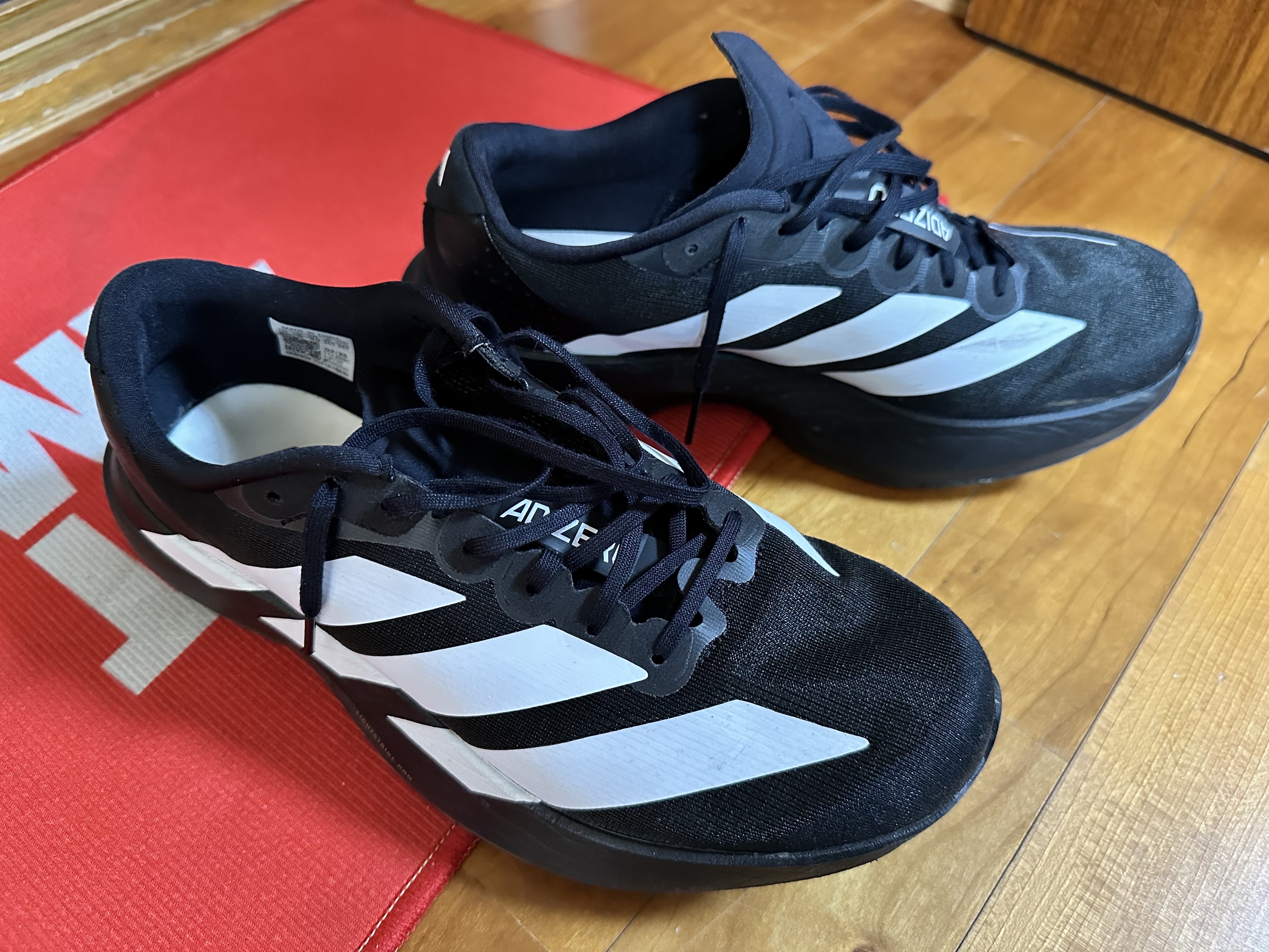 Adidas Adizero EVO SL Core Black Cloud White 착용 스타일