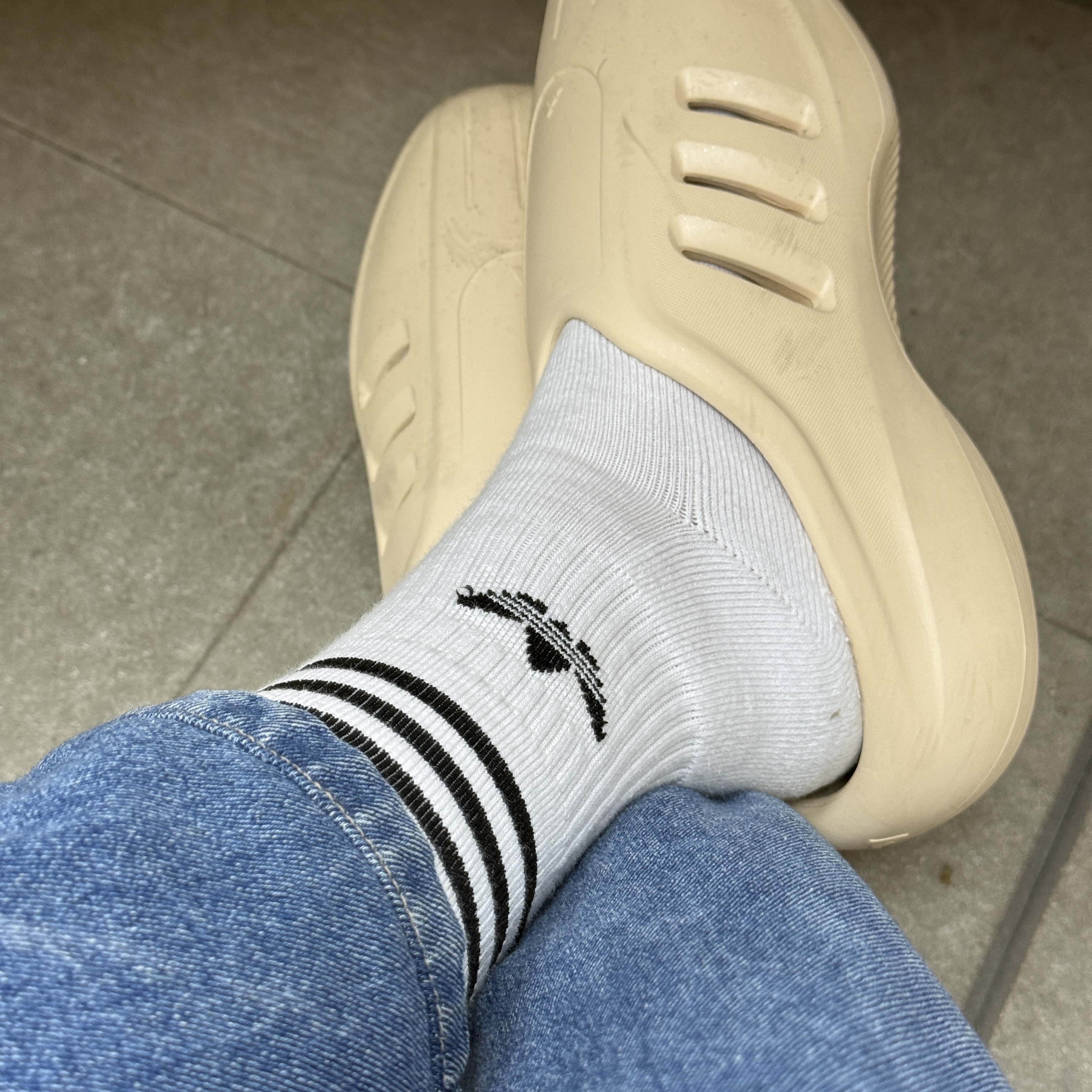 Adidas Adifom Iiinfinity Mule Crystal Sand 착용 스타일 - 1