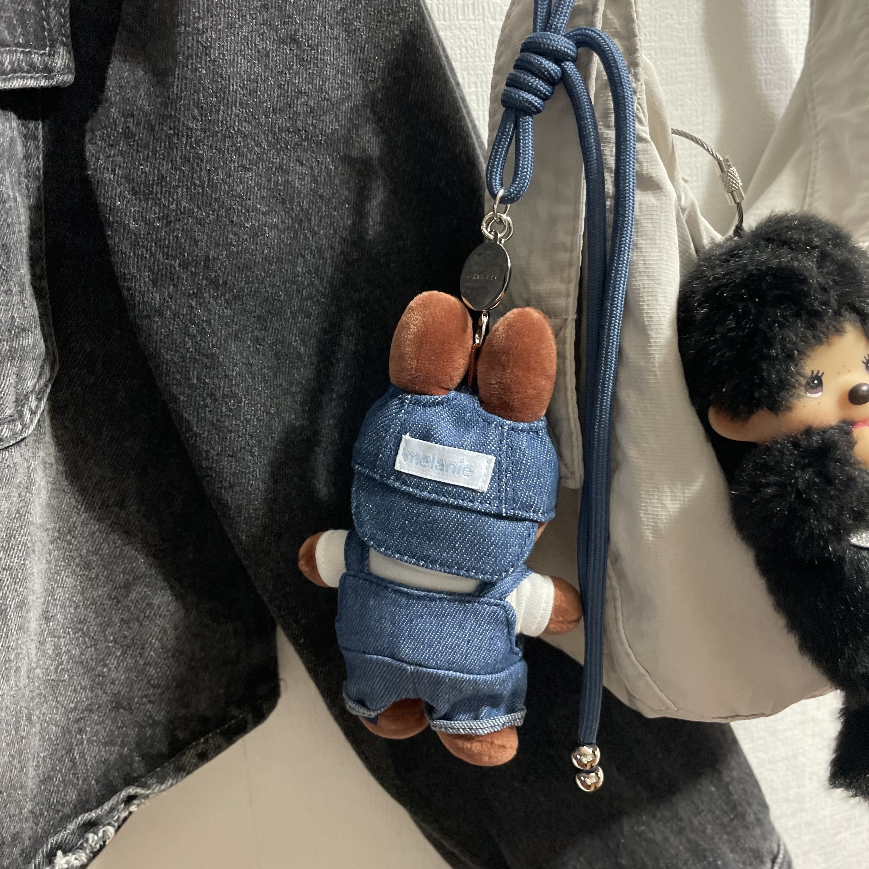 Miffy Seoul Denim Edition Poppy Keyring 착용 스타일 - 2