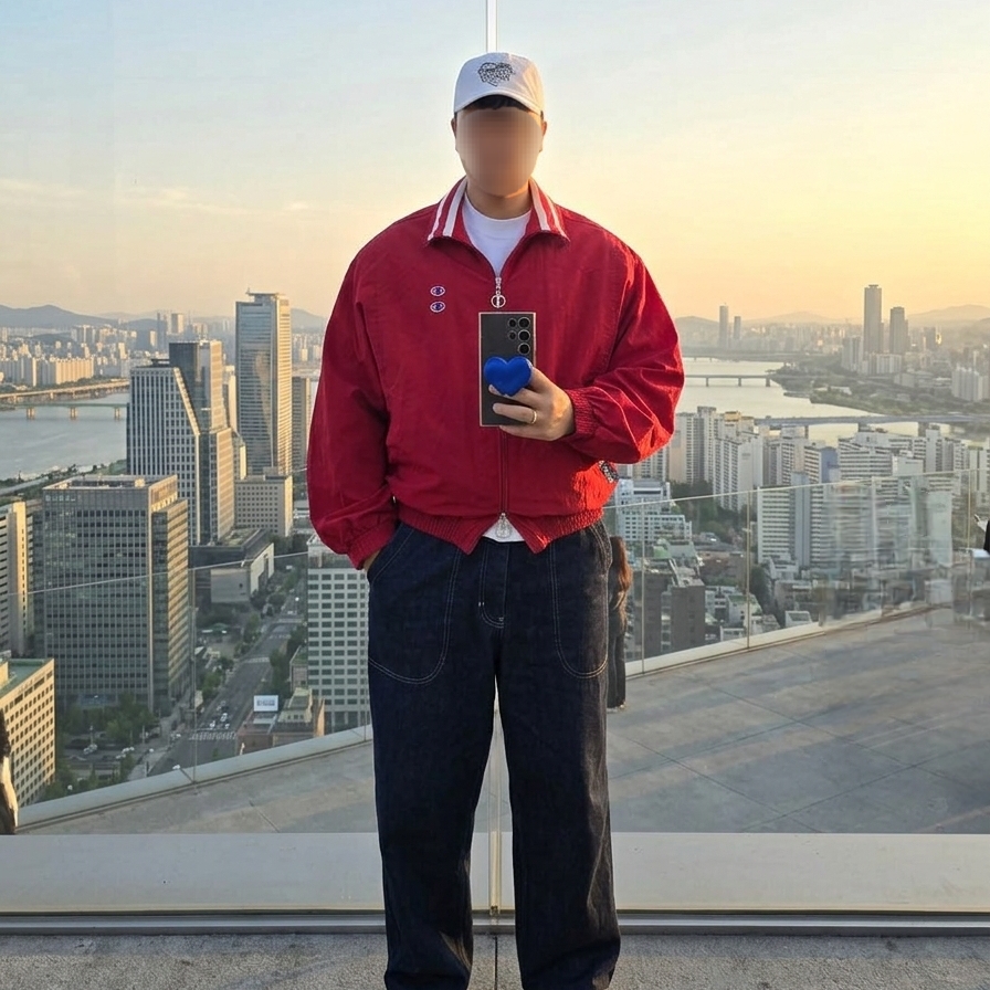 Zara x Champion Technical Patch Jacket Red 착용 스타일