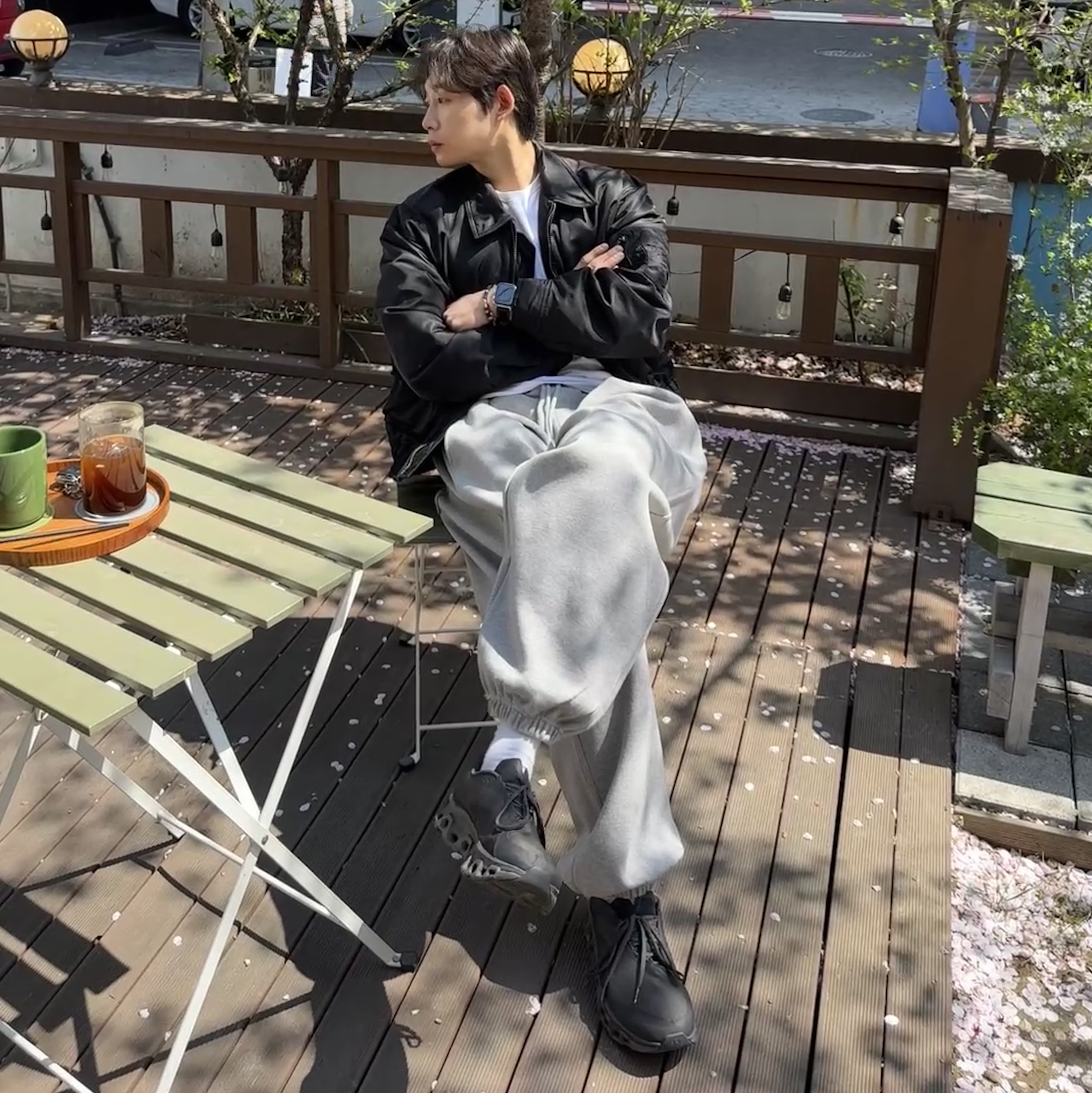 On Running x Post Archive Faction (Paf) Cloudmonster 2 Thorn Brown, Undermycar Mu.03 Anti Fxxking Logo Play Oversized Sweat Jogger Melange Gray 착용 스타일 - 6