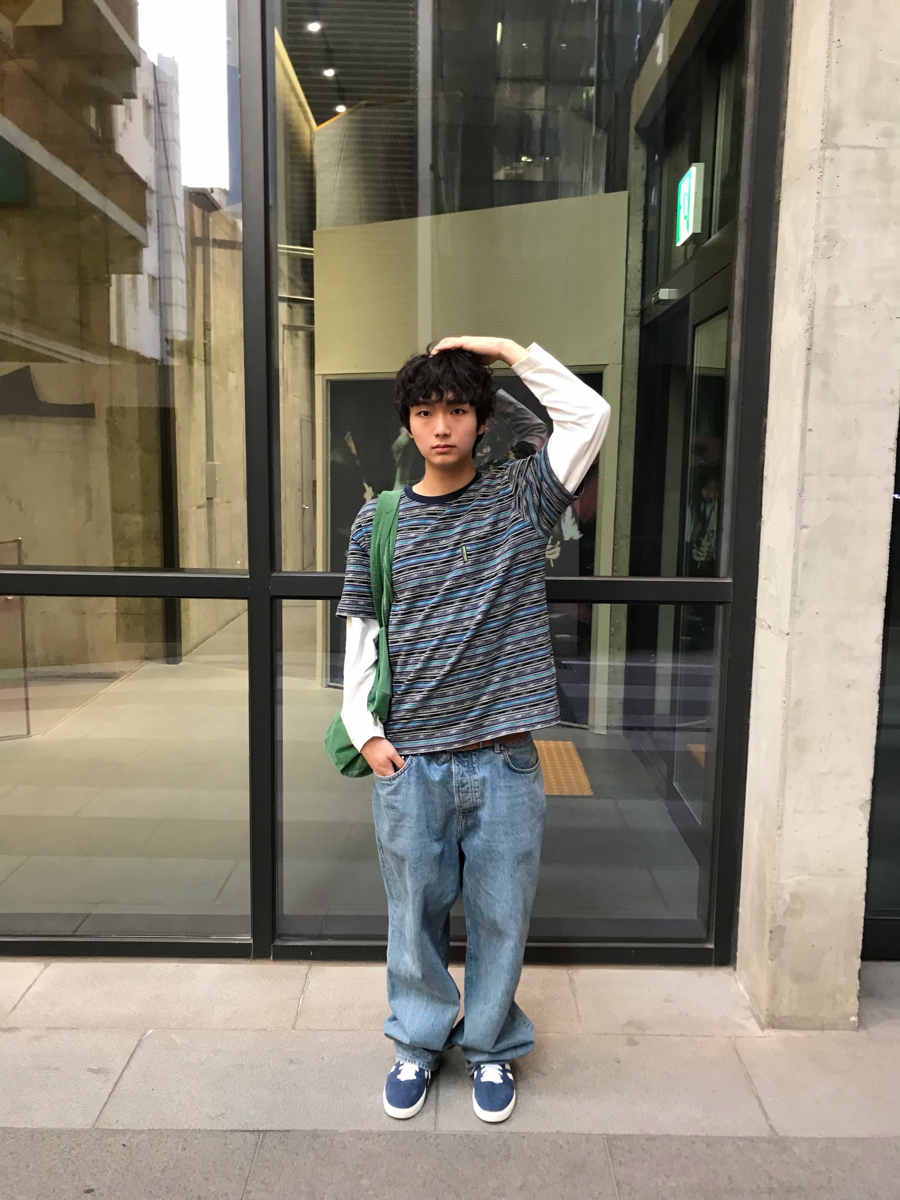 Stussy Big Ol' Jean Denim Indigo Stone Wash, Adidas Tyshawn Mid Collegiate Navy Cloud White 착용 스타일 - 1