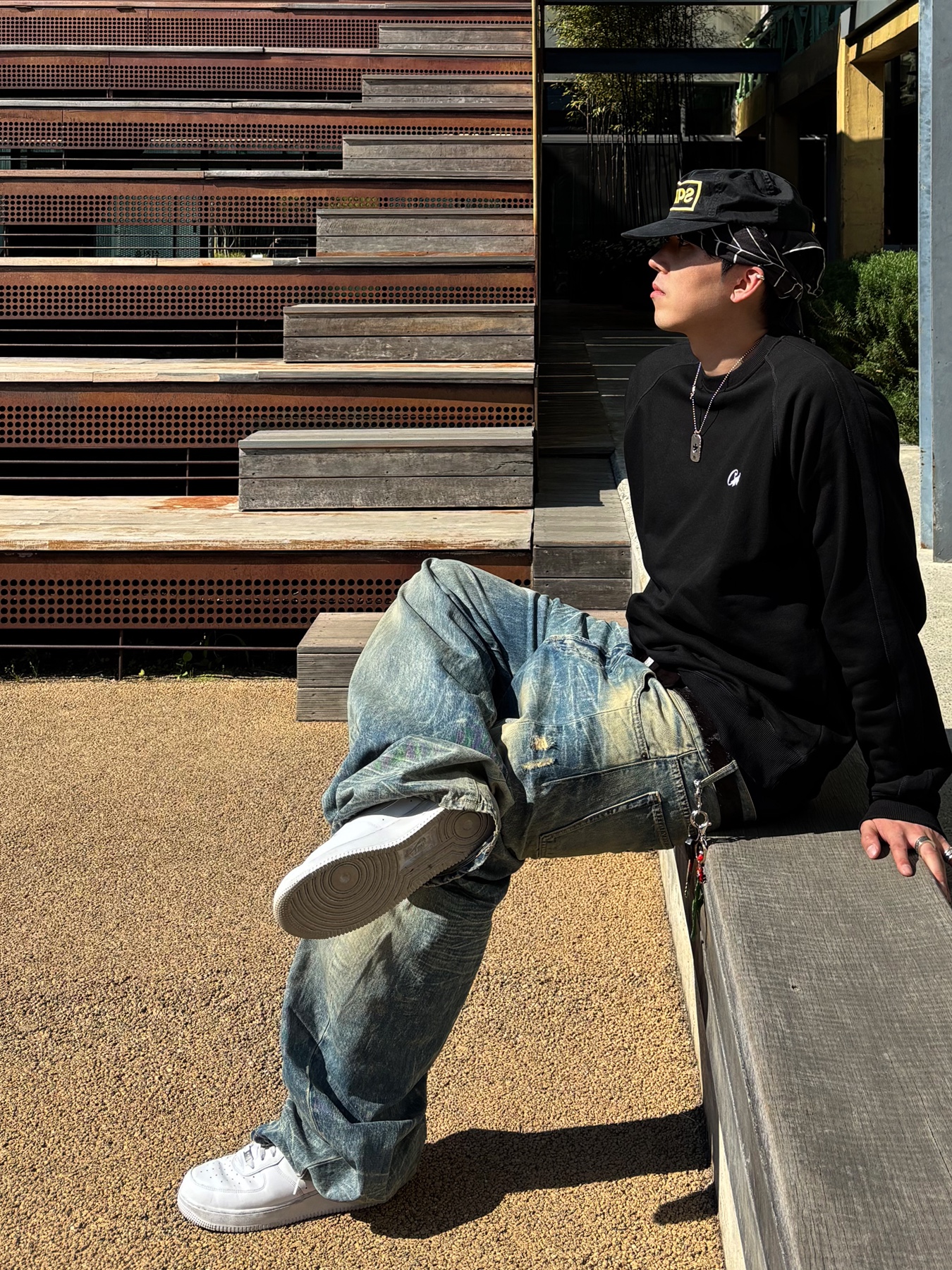 Nike Air Force 1 '07 Low White, Kapital Fastcolor Selvedge Bandana Spider Peckish Rainbowy Black 착용 스타일 - 1
