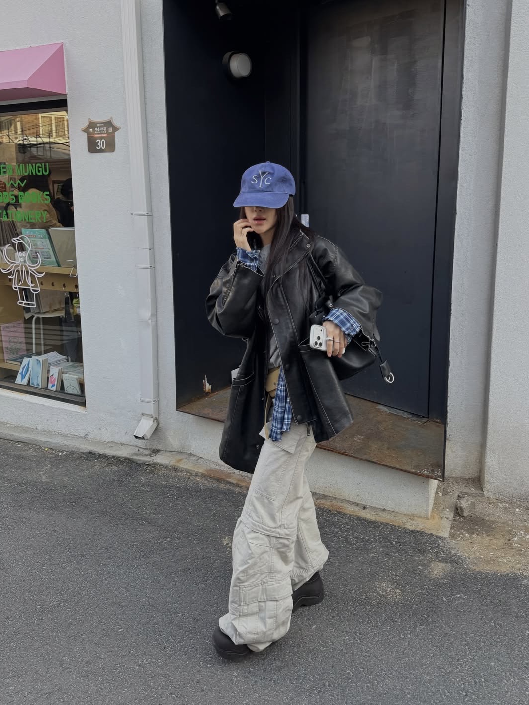 Sunday Ceremony Syc Logo 5 Panel Cotton Cap - Blue 착용 스타일 - 1